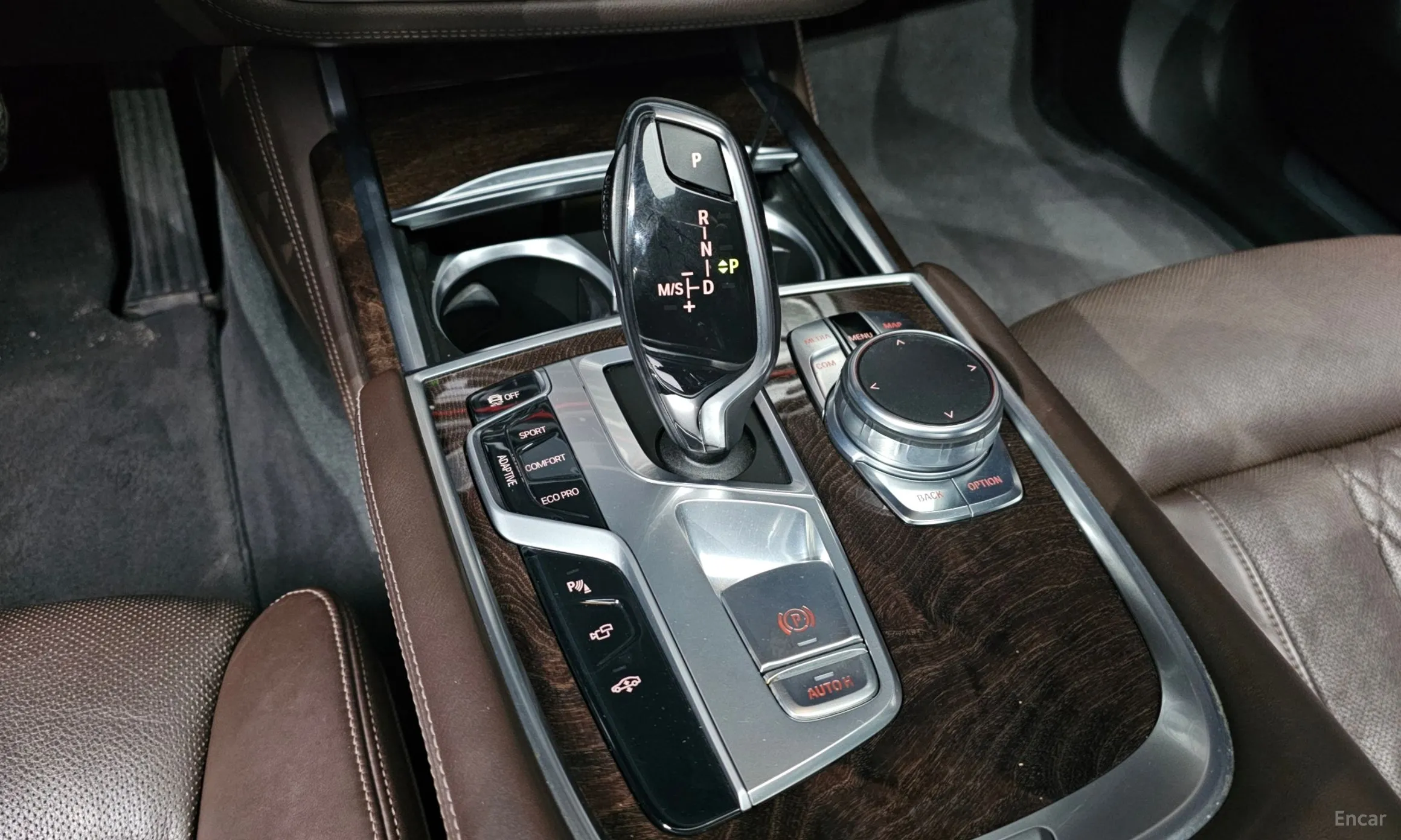 BMW 7 Series (G11) превью 9