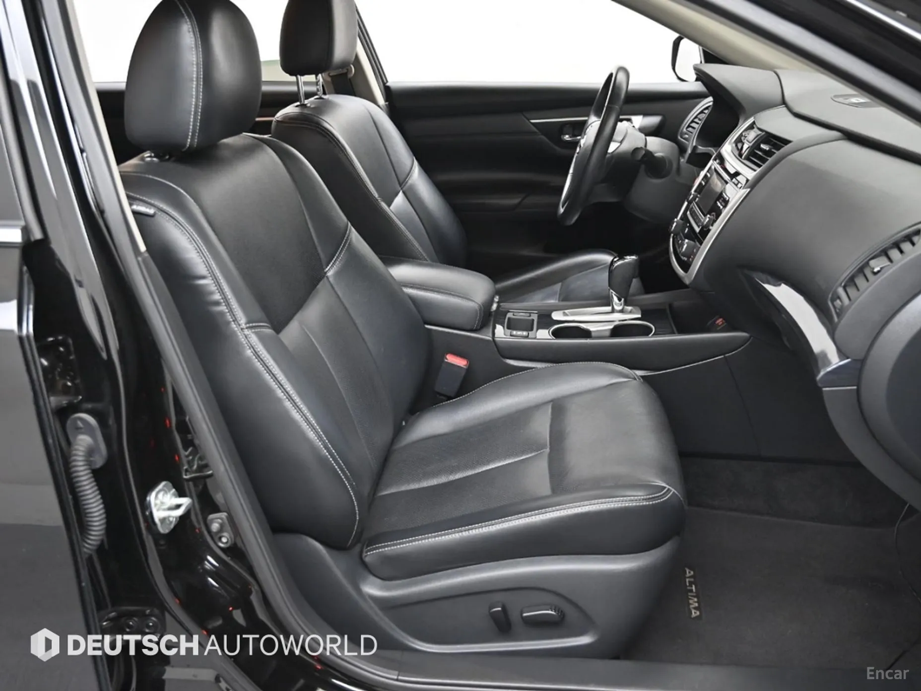 Nissan Altima превью 10