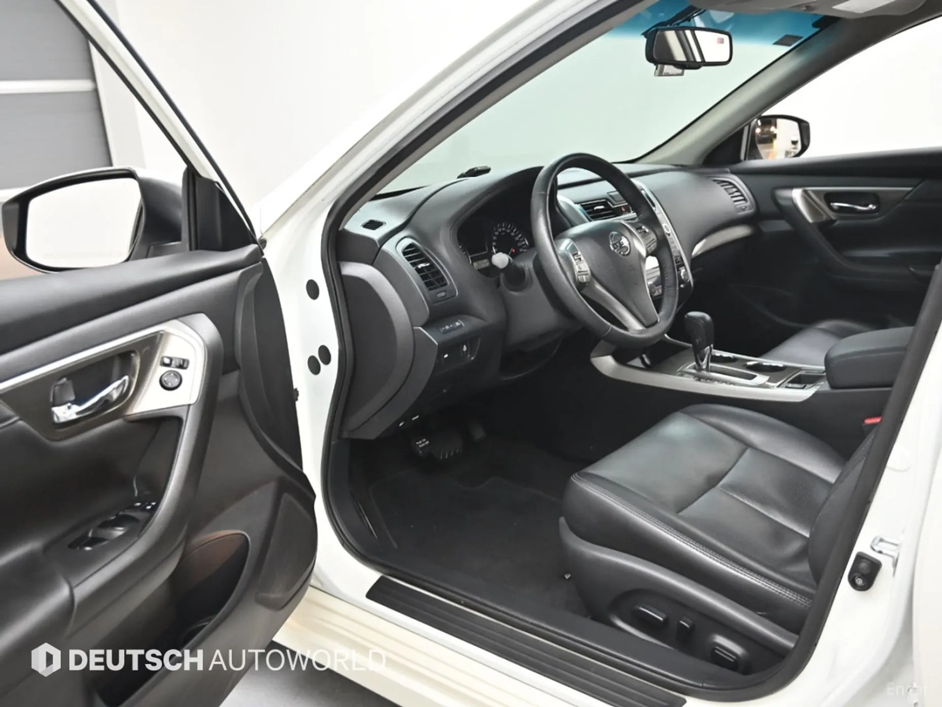 Nissan Altima превью 11