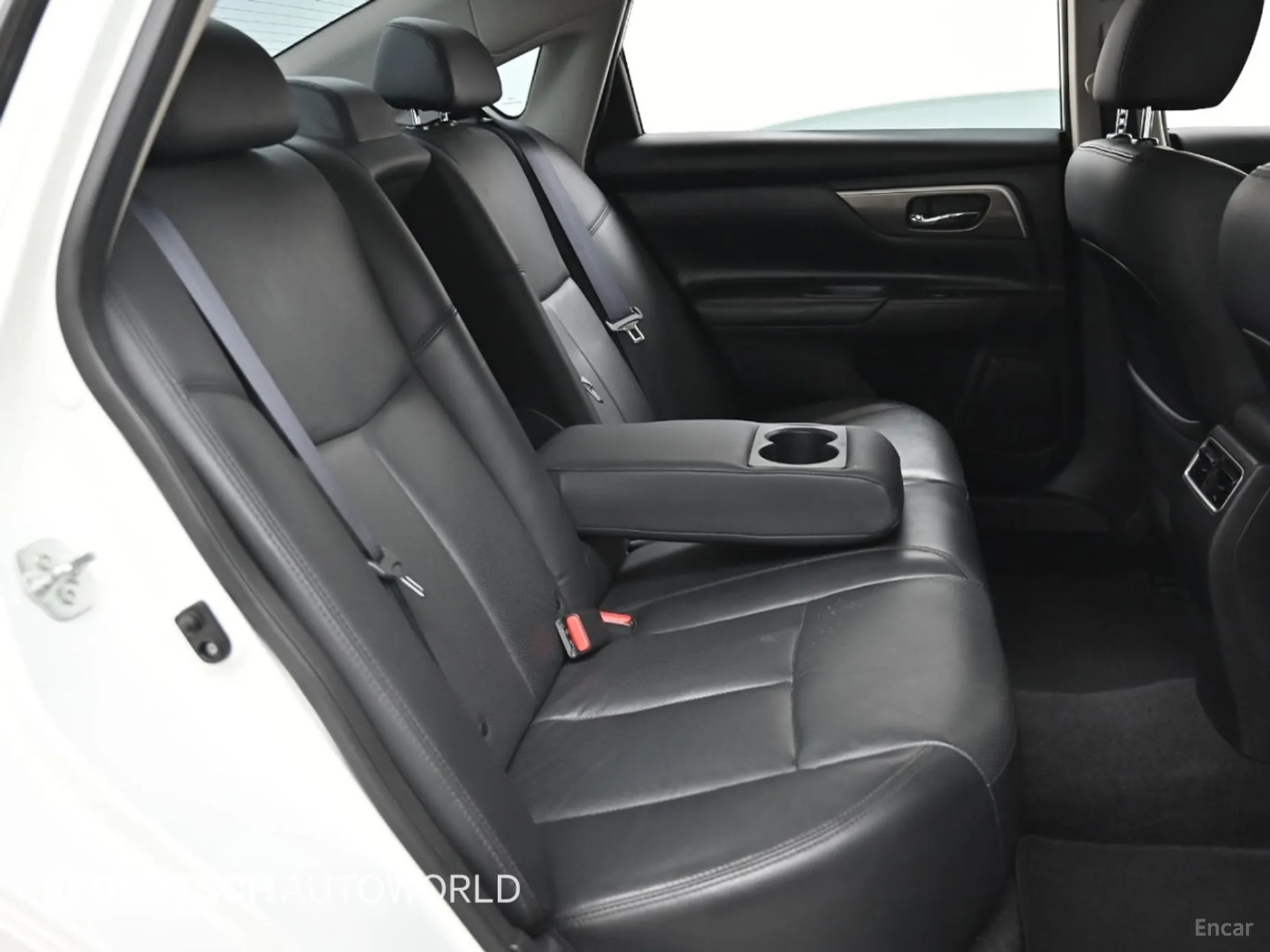 Nissan Altima превью 12