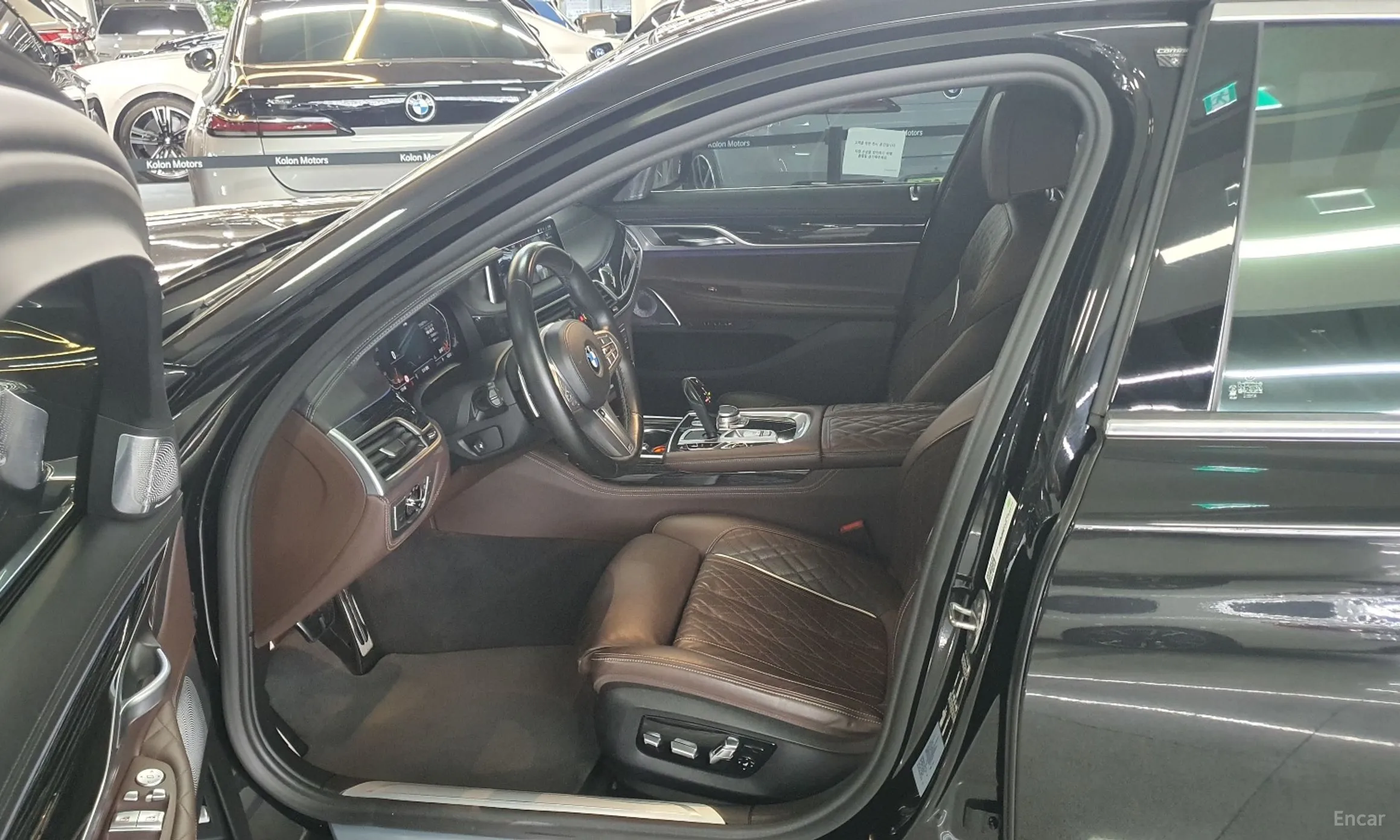 BMW 7 Series (G11) превью 11