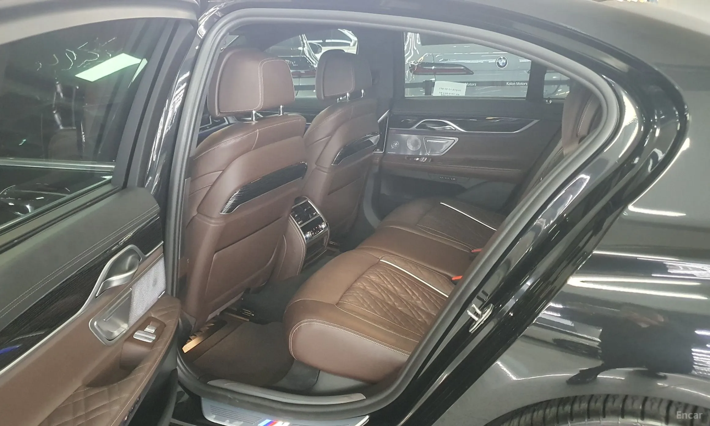 BMW 7 Series (G11) превью 12