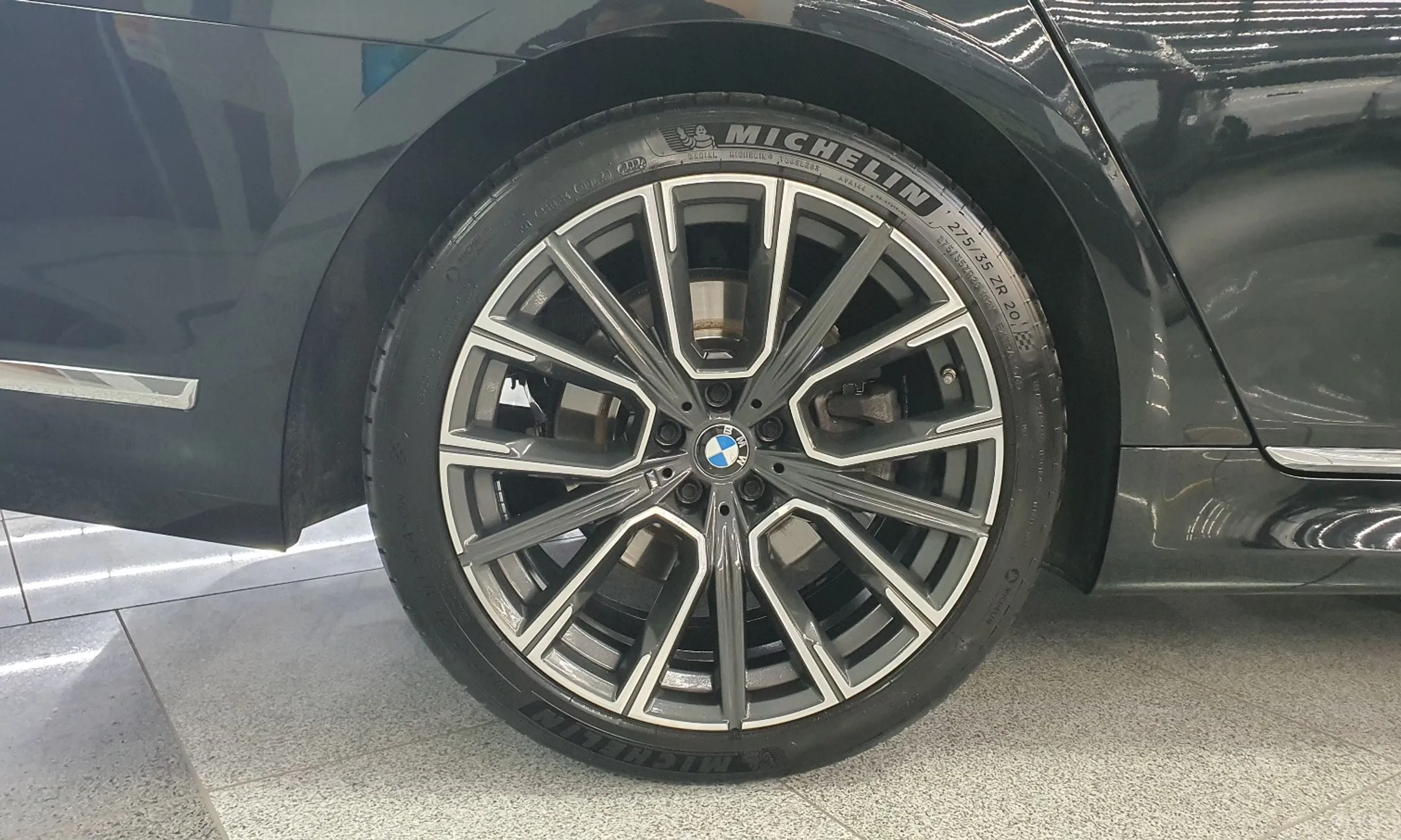 BMW 7 Series (G11) превью 5