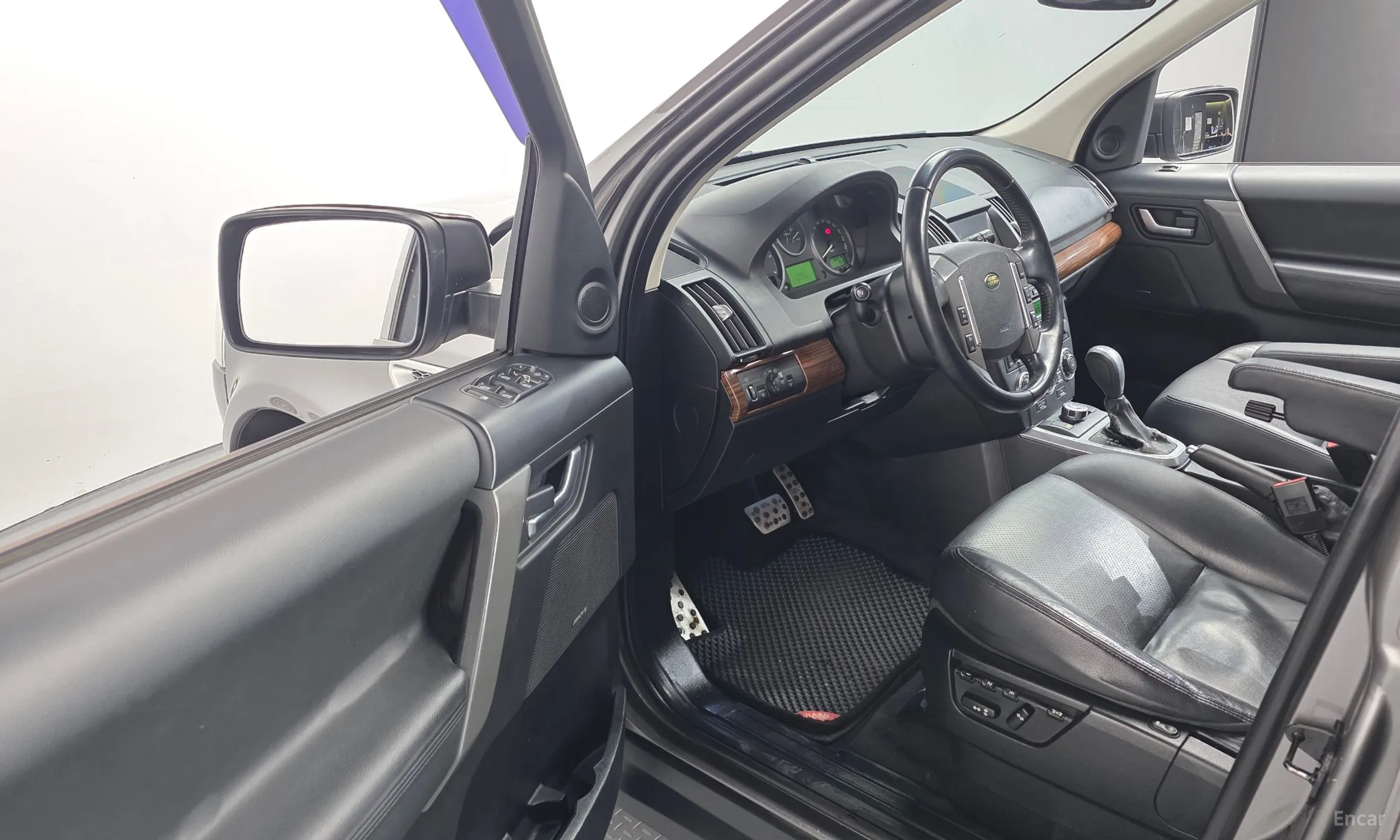 Land Rover Freelander 2 превью 12