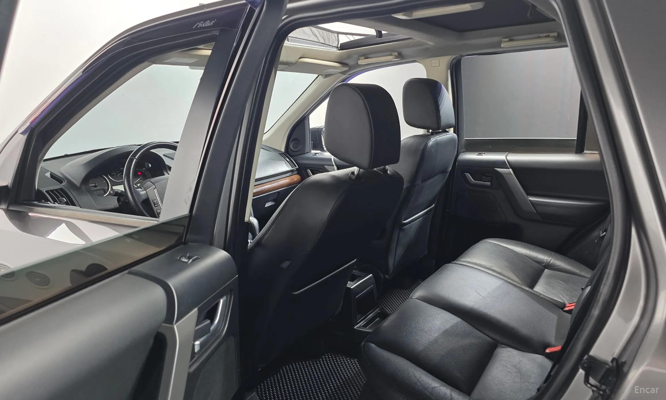 Land Rover Freelander 2 превью 18