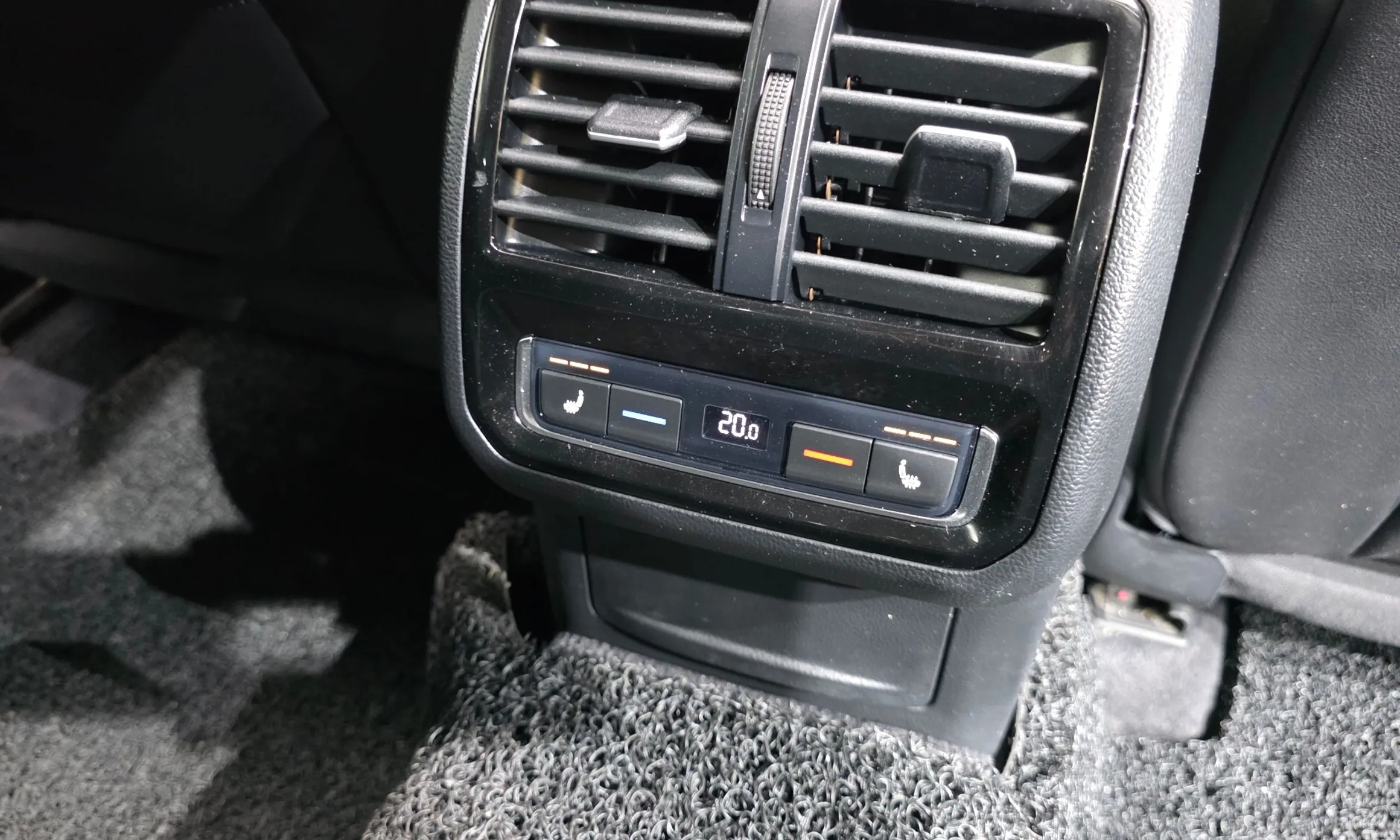 Volkswagen Ateon превью 18