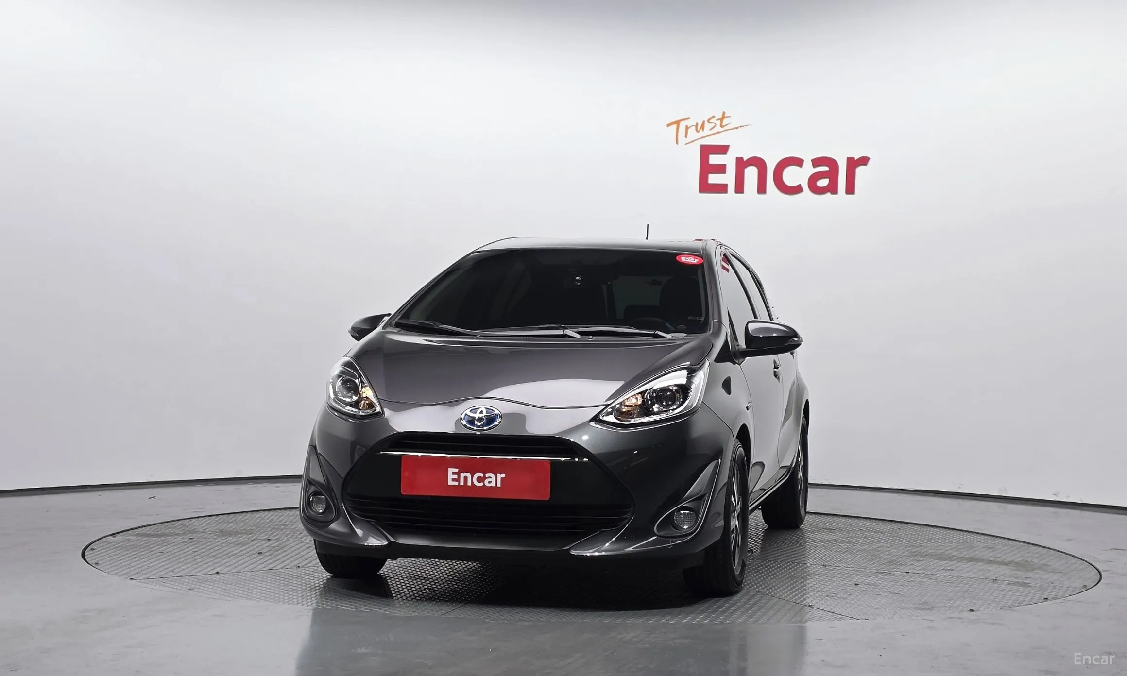 Toyota Prius C превью 3
