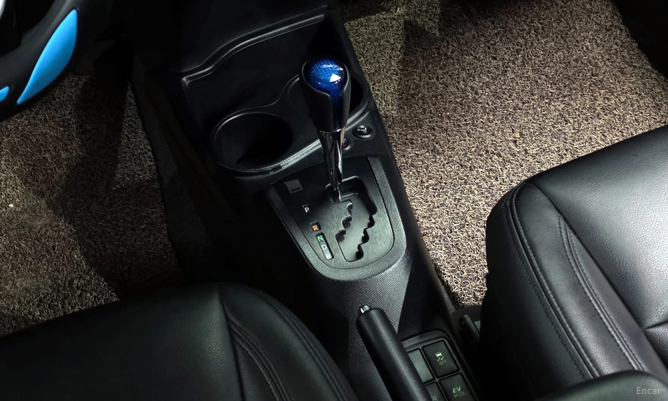 Toyota Prius C превью 9