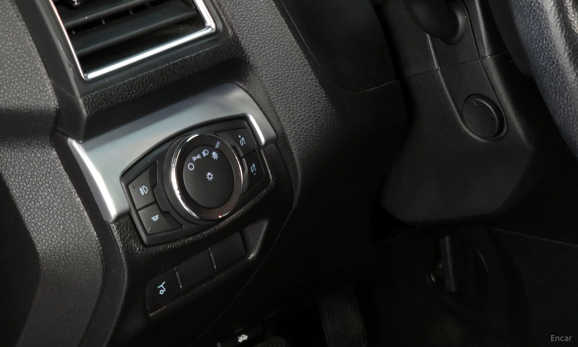 Ford Explorer превью 14