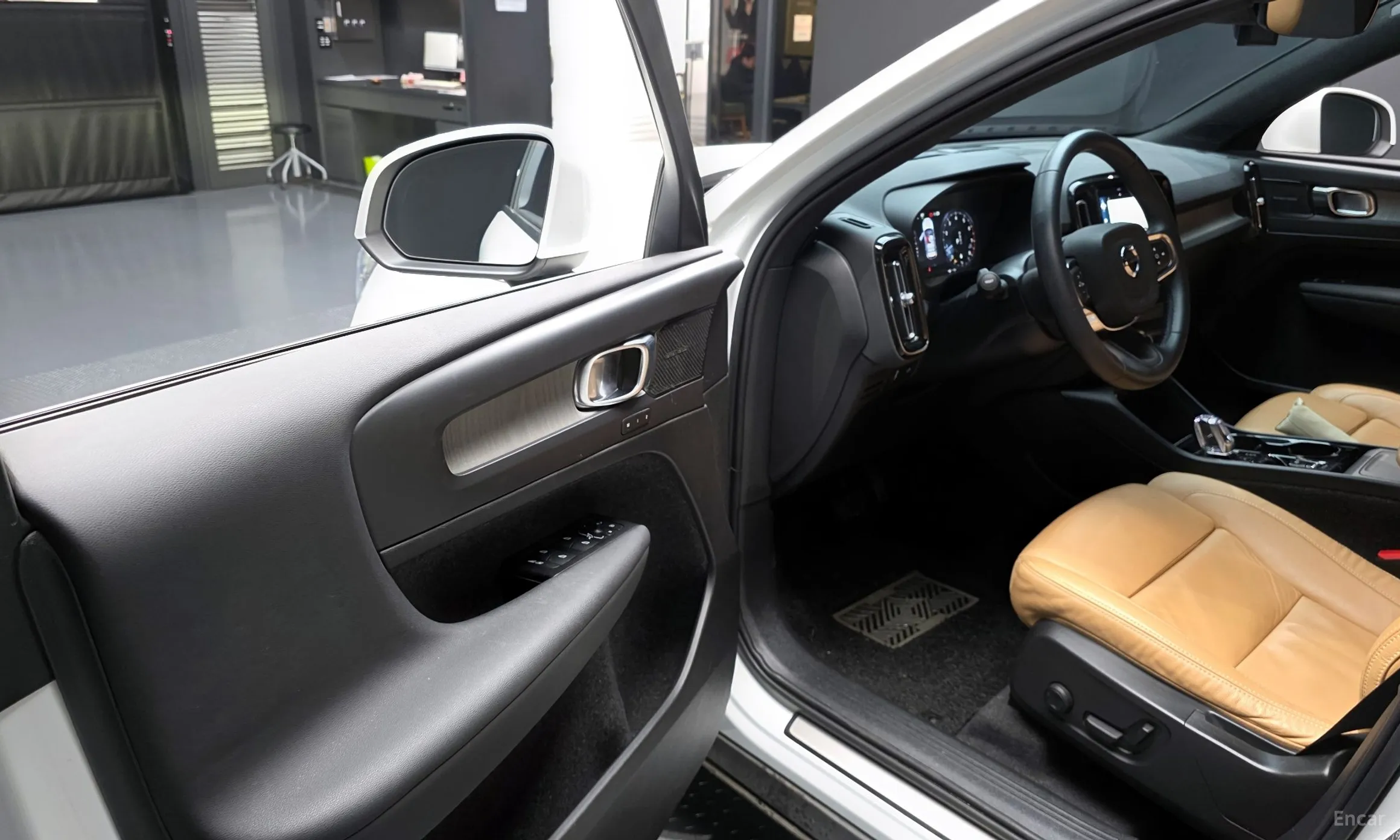 Volvo XC40 превью 11