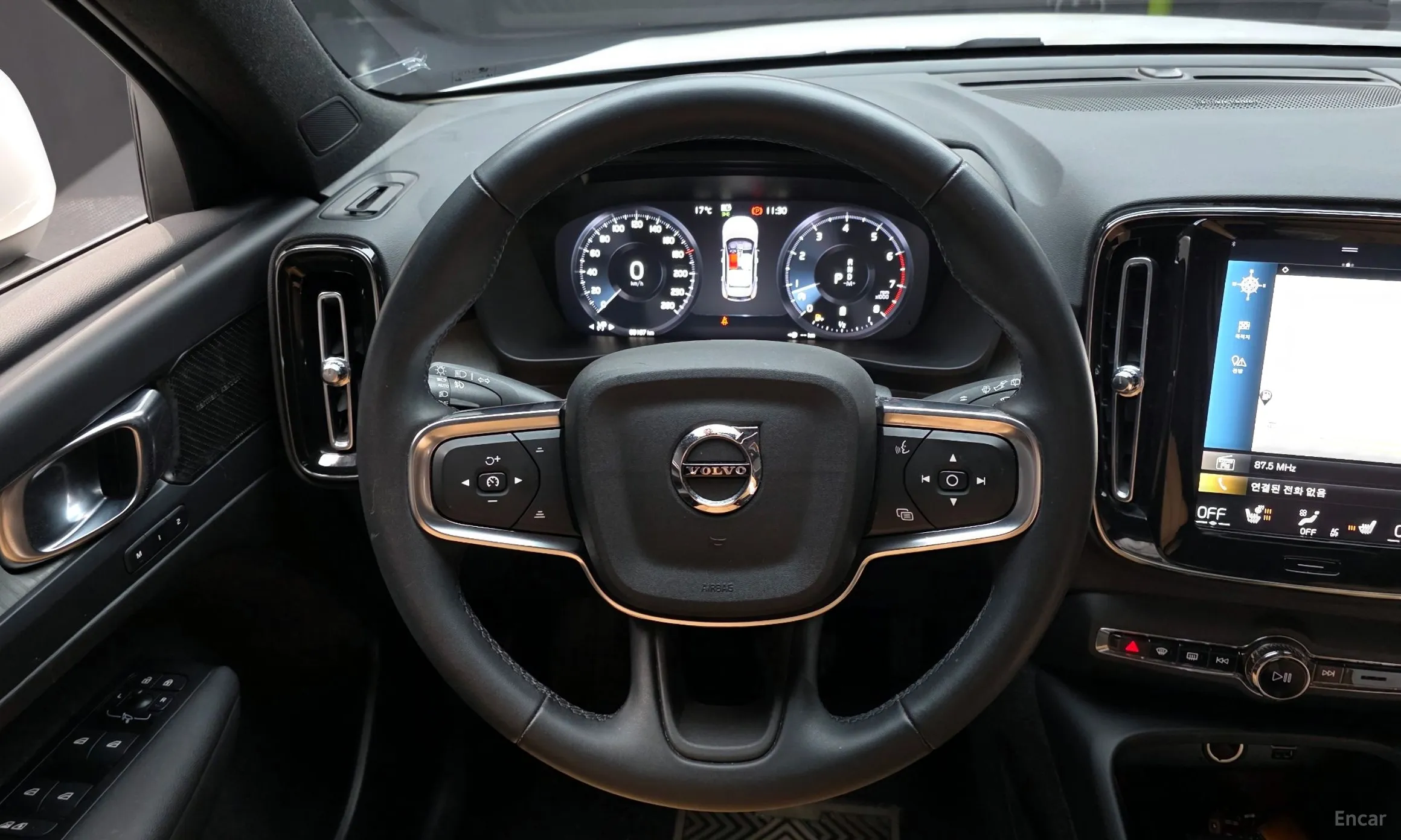 Volvo XC40 превью 13