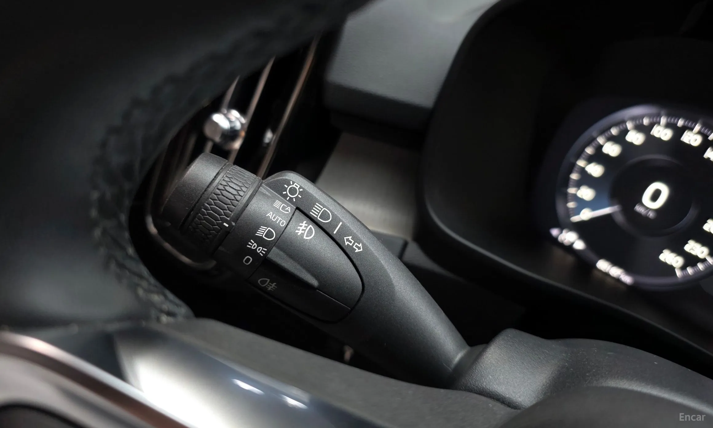 Volvo XC40 превью 18