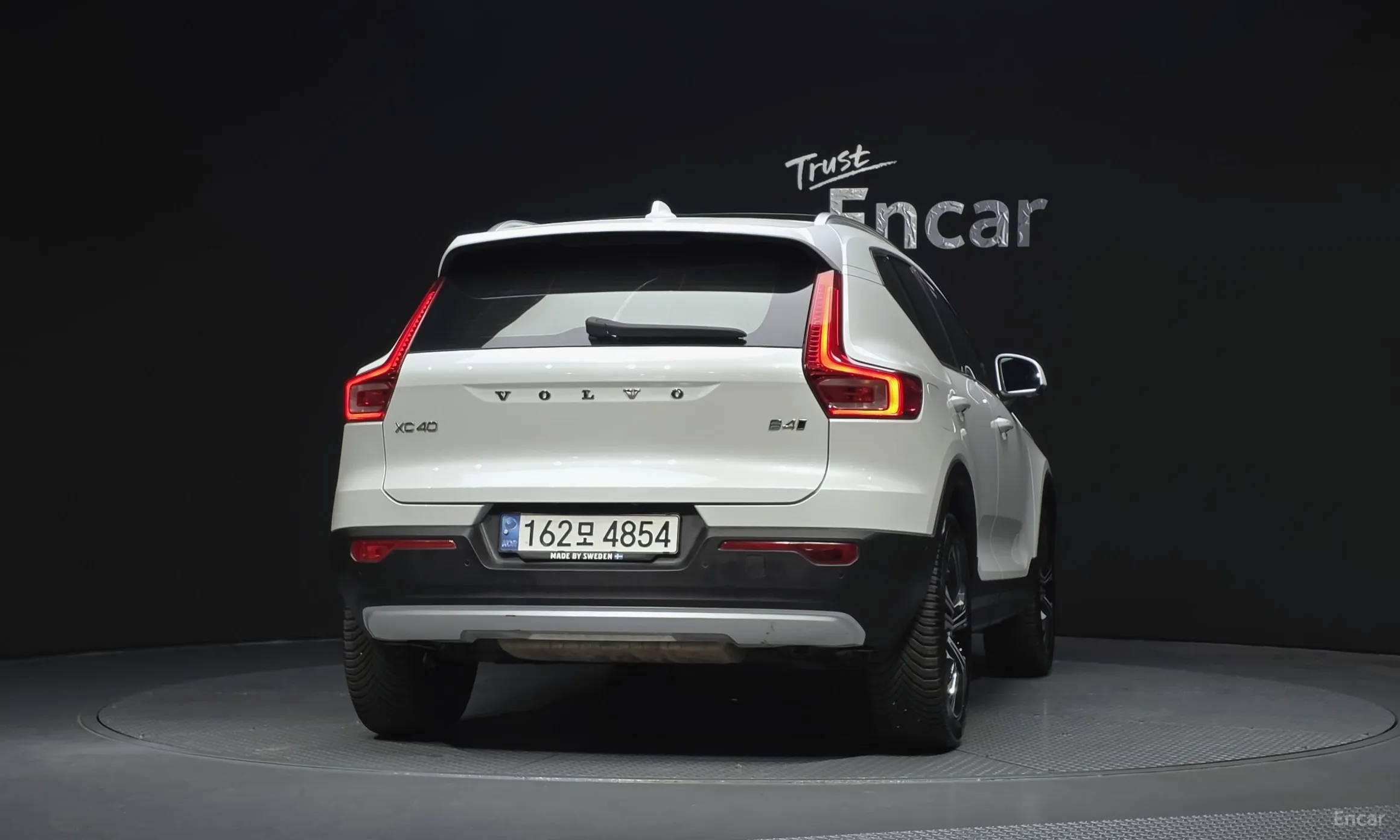 Volvo XC40 превью 4