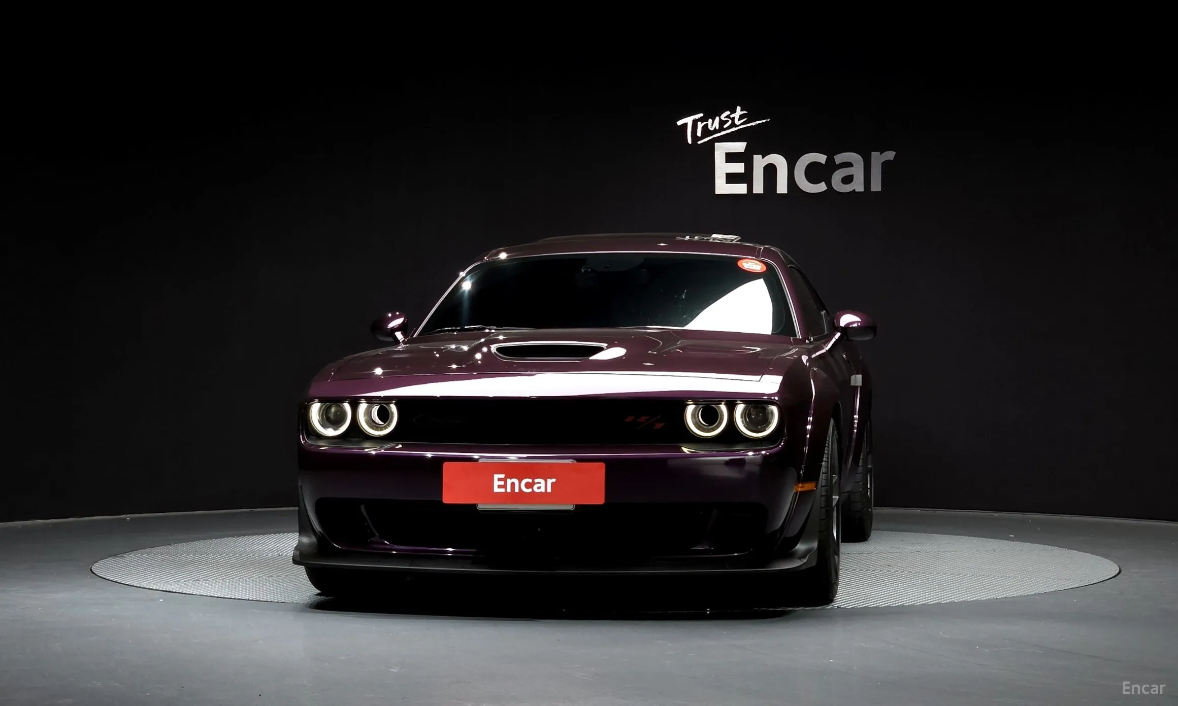 Dodge Challenger превью 3
