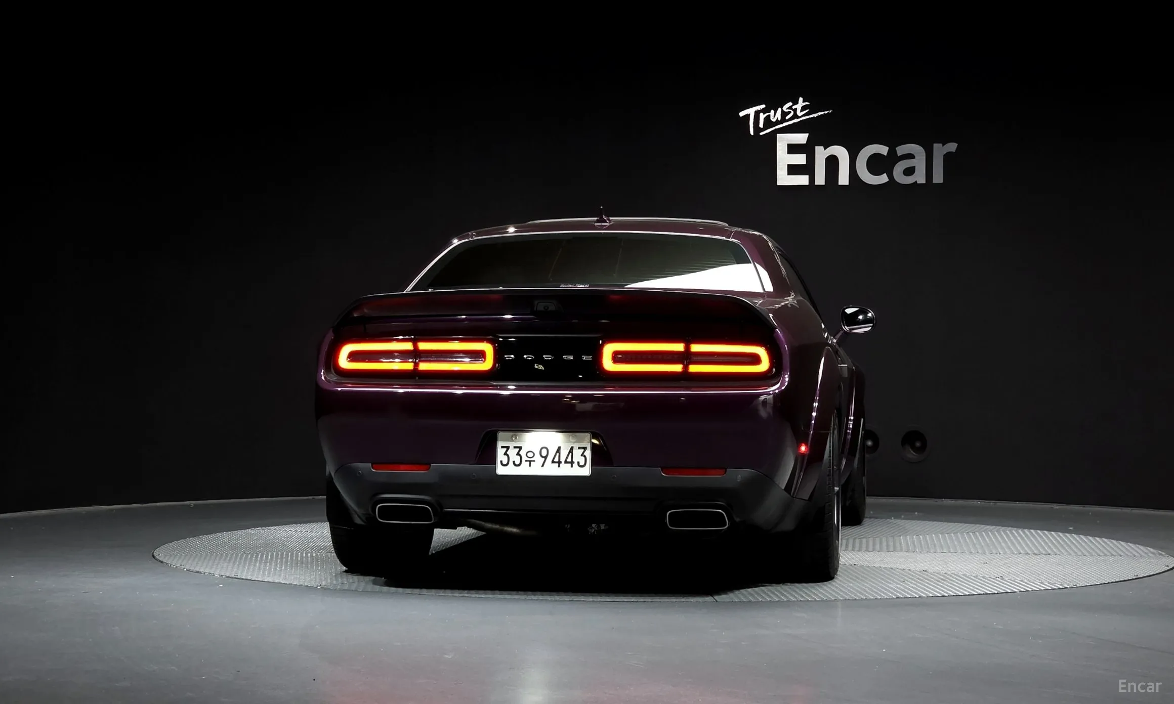 Dodge Challenger превью 4