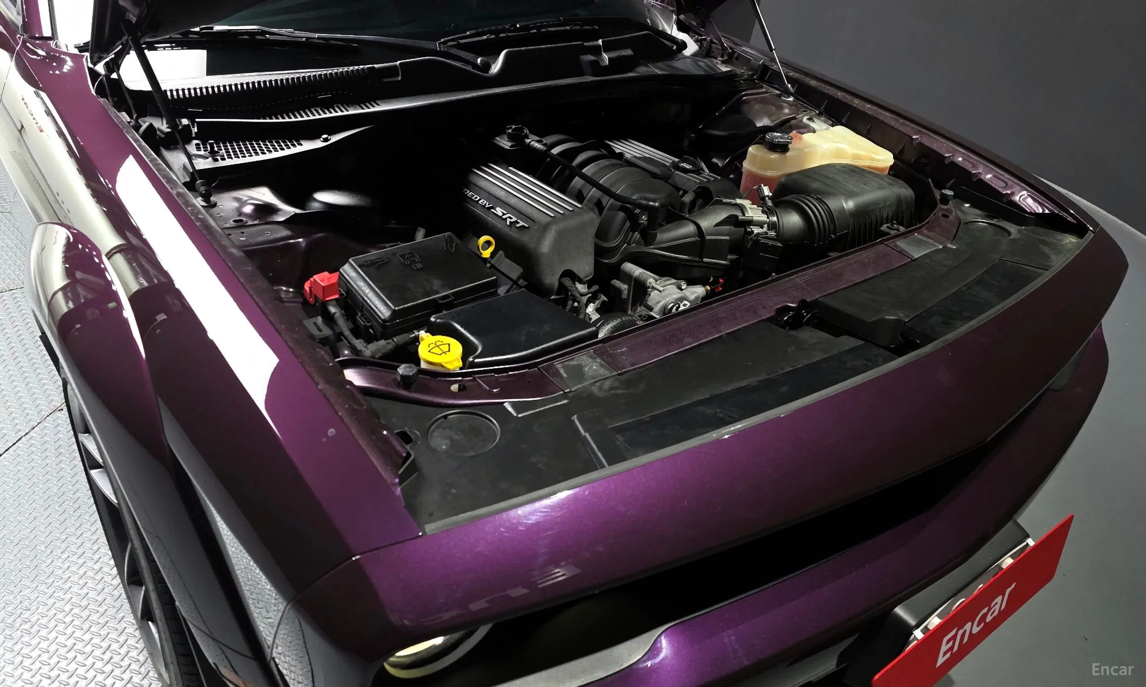 Dodge Challenger превью 6