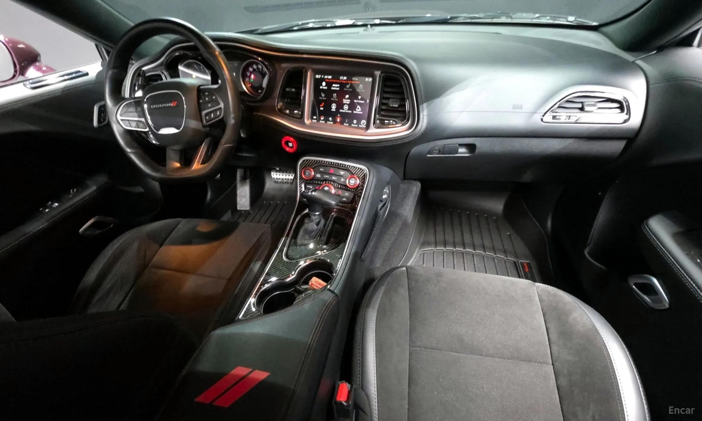 Dodge Challenger превью 7