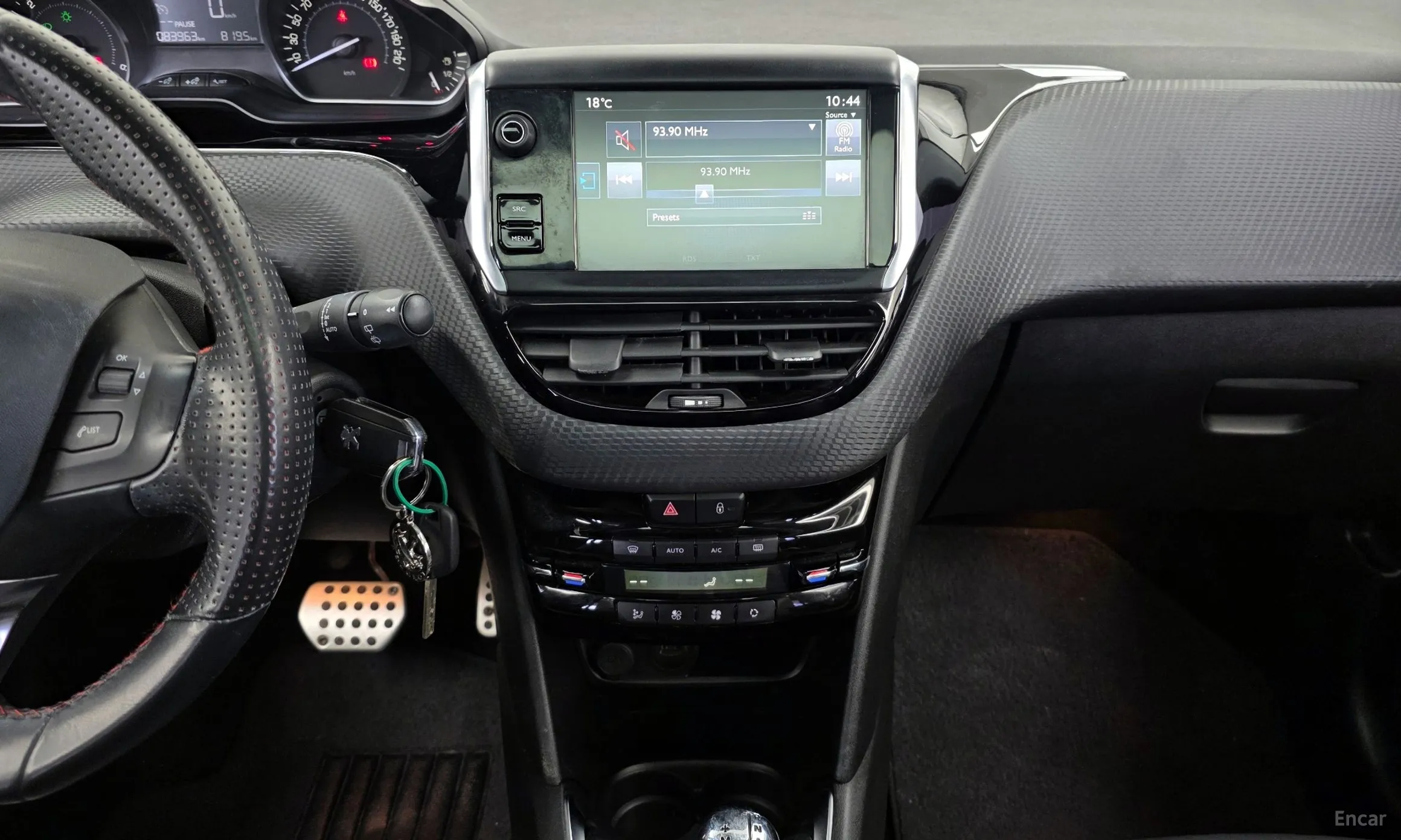Peugeot 208 превью 14