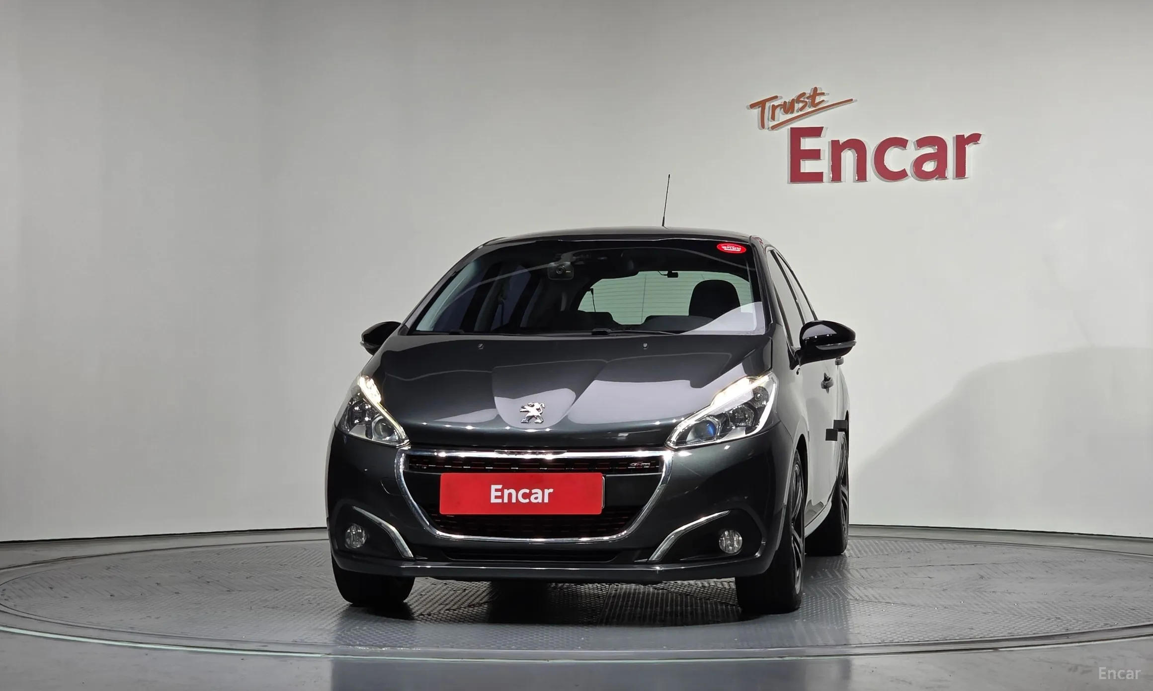 Peugeot 208 превью 3