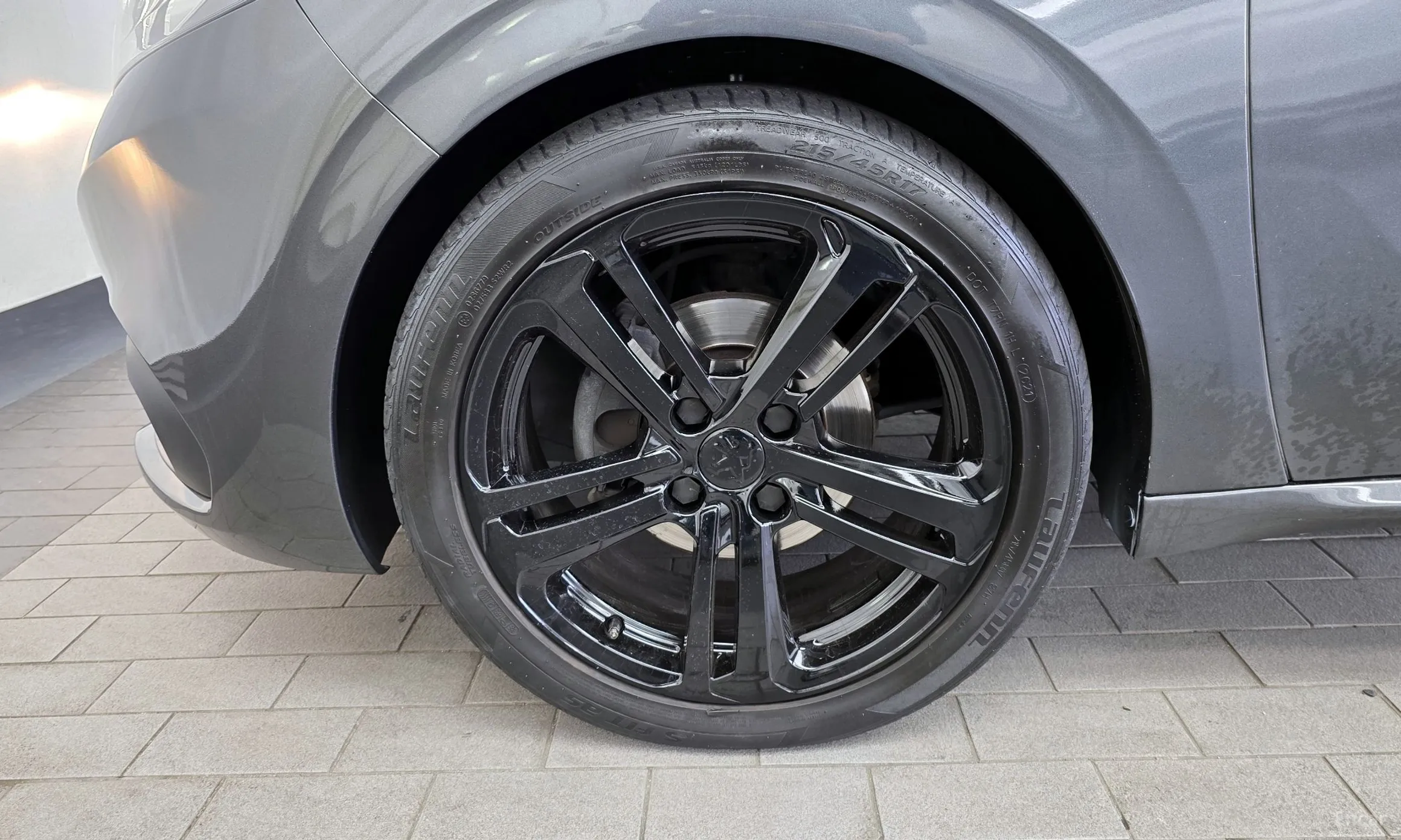 Peugeot 208 превью 5