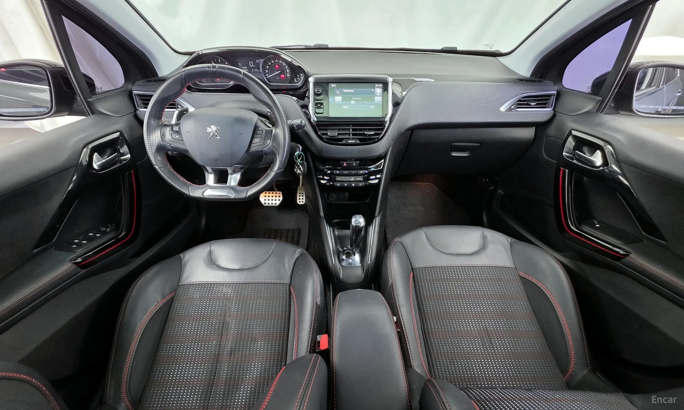 Peugeot 208 превью 7