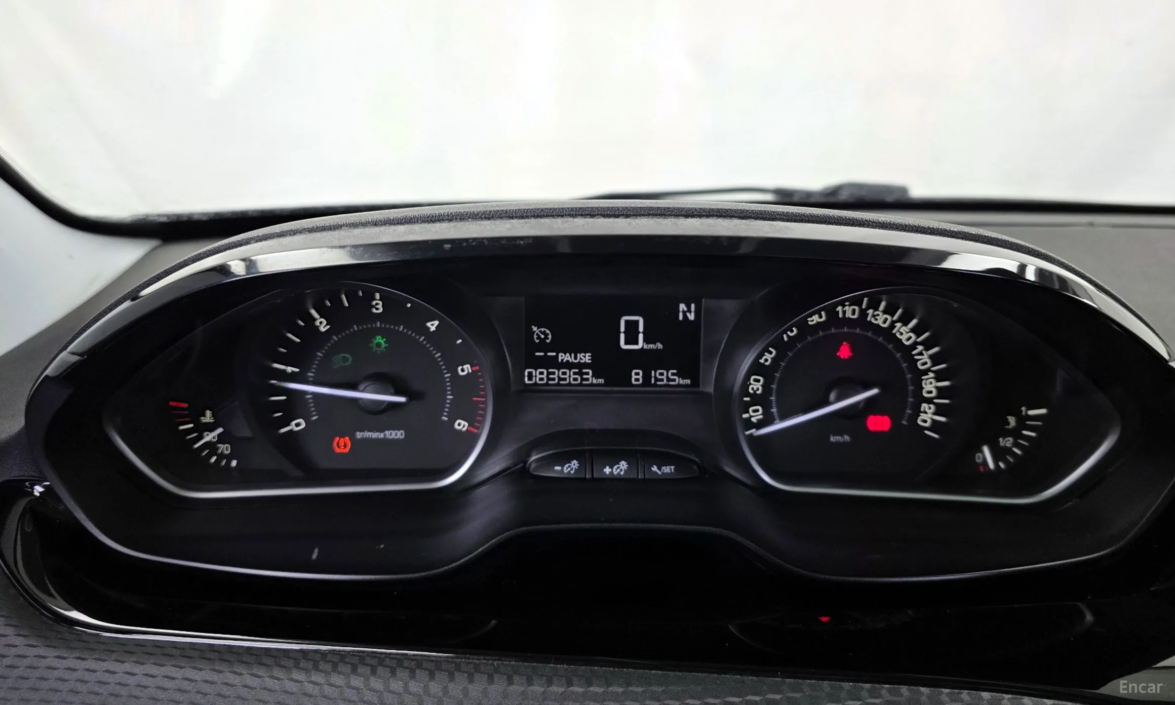 Peugeot 208 превью 8