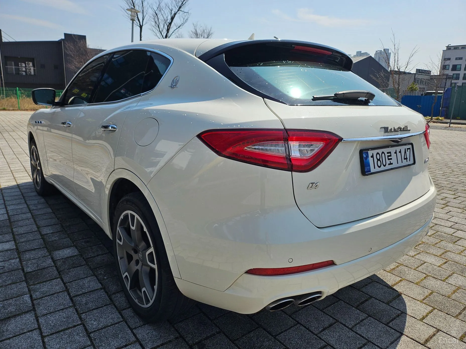 Maserati Levante превью 10
