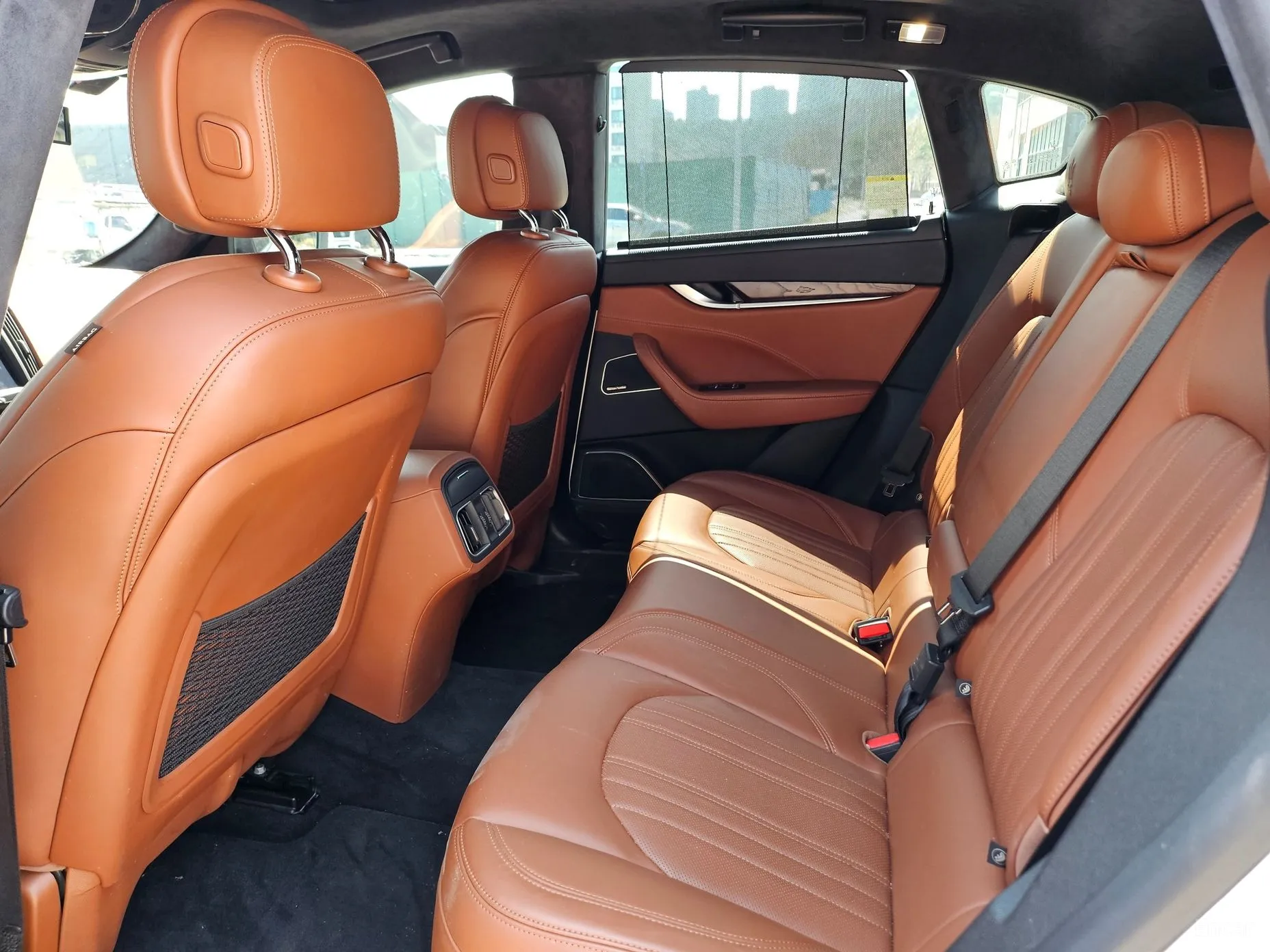 Maserati Levante превью 13