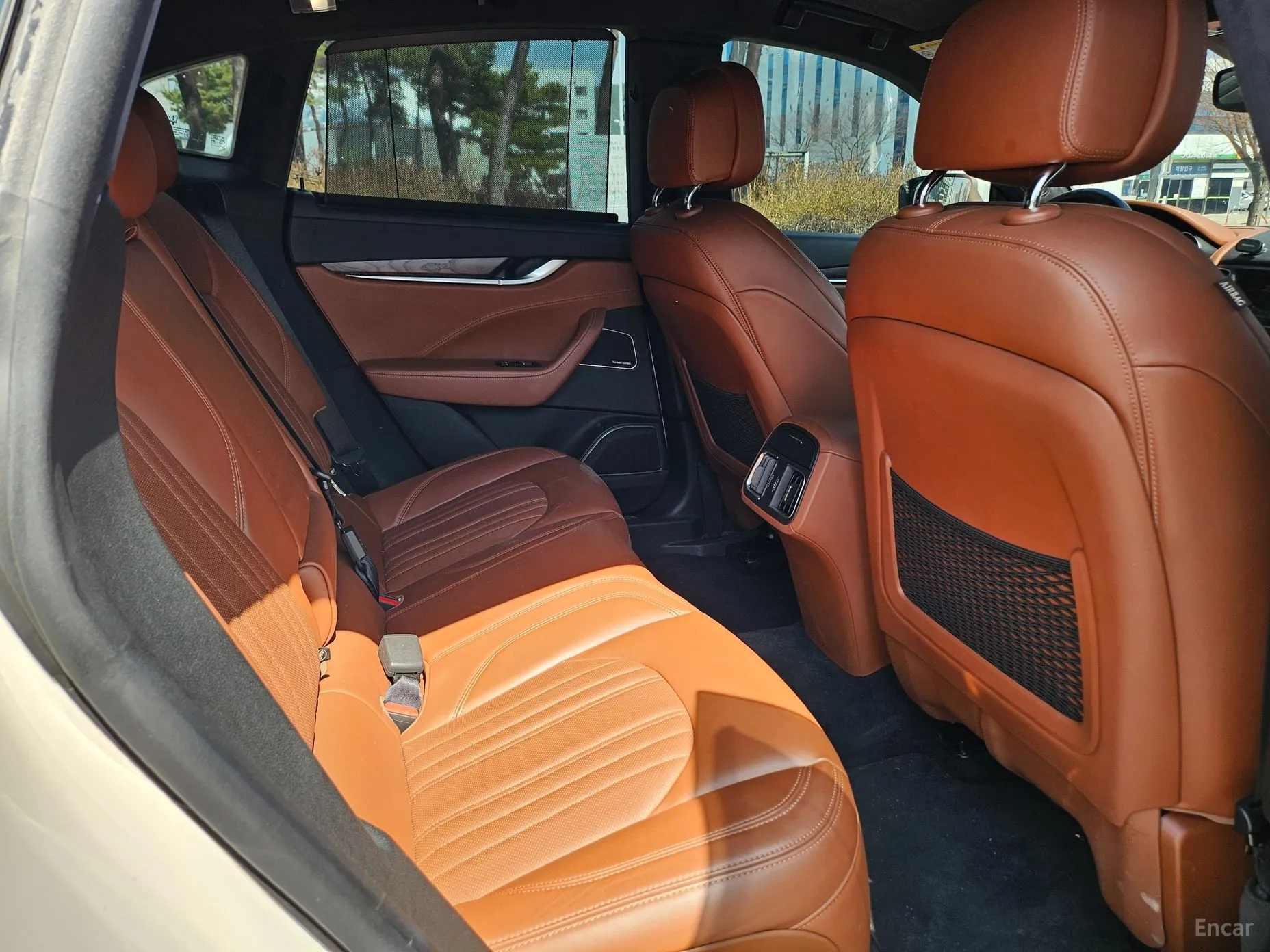 Maserati Levante превью 17