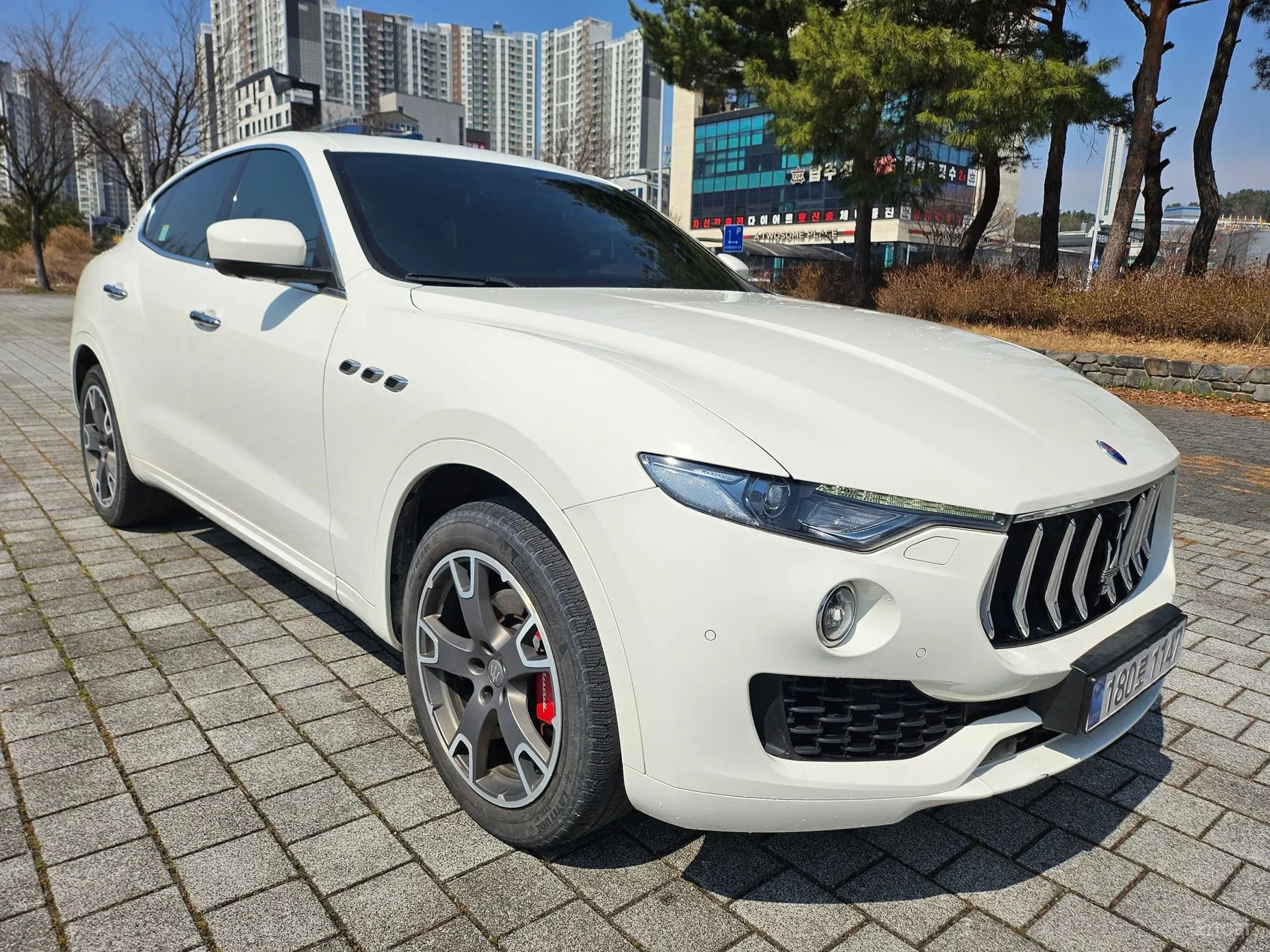 Maserati Levante превью 5