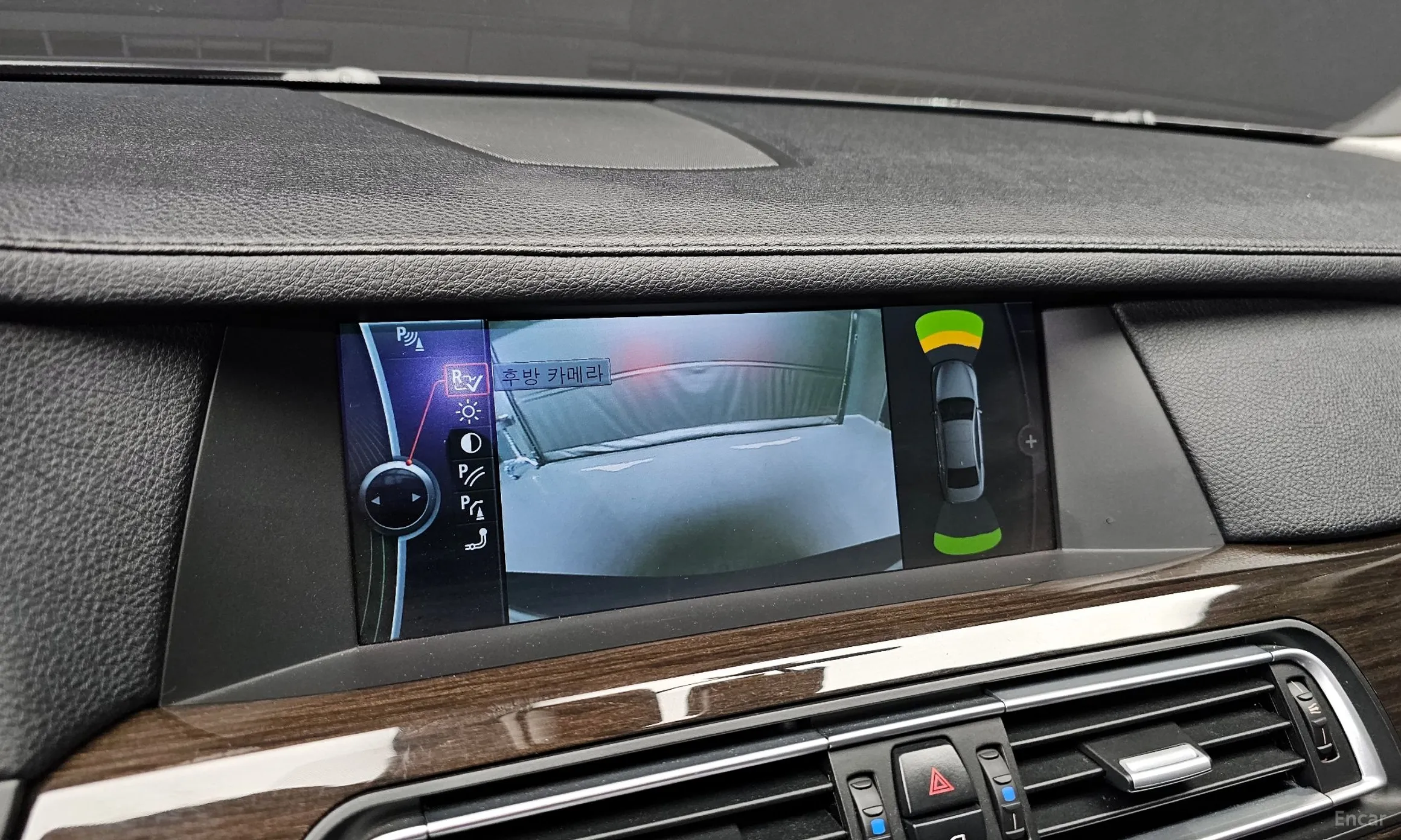 BMW 7 Series (F01) превью 15