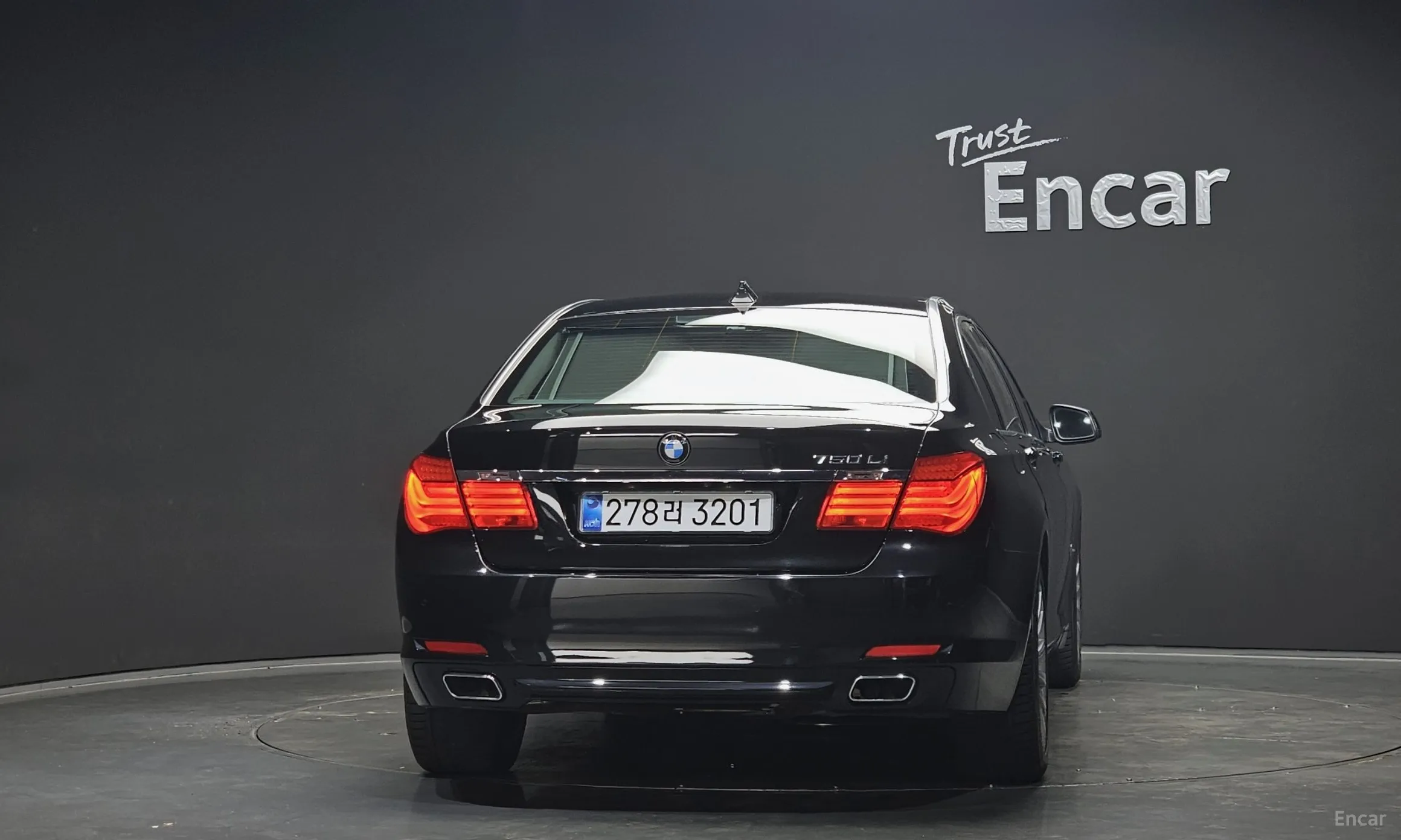 BMW 7 Series (F01) превью 4