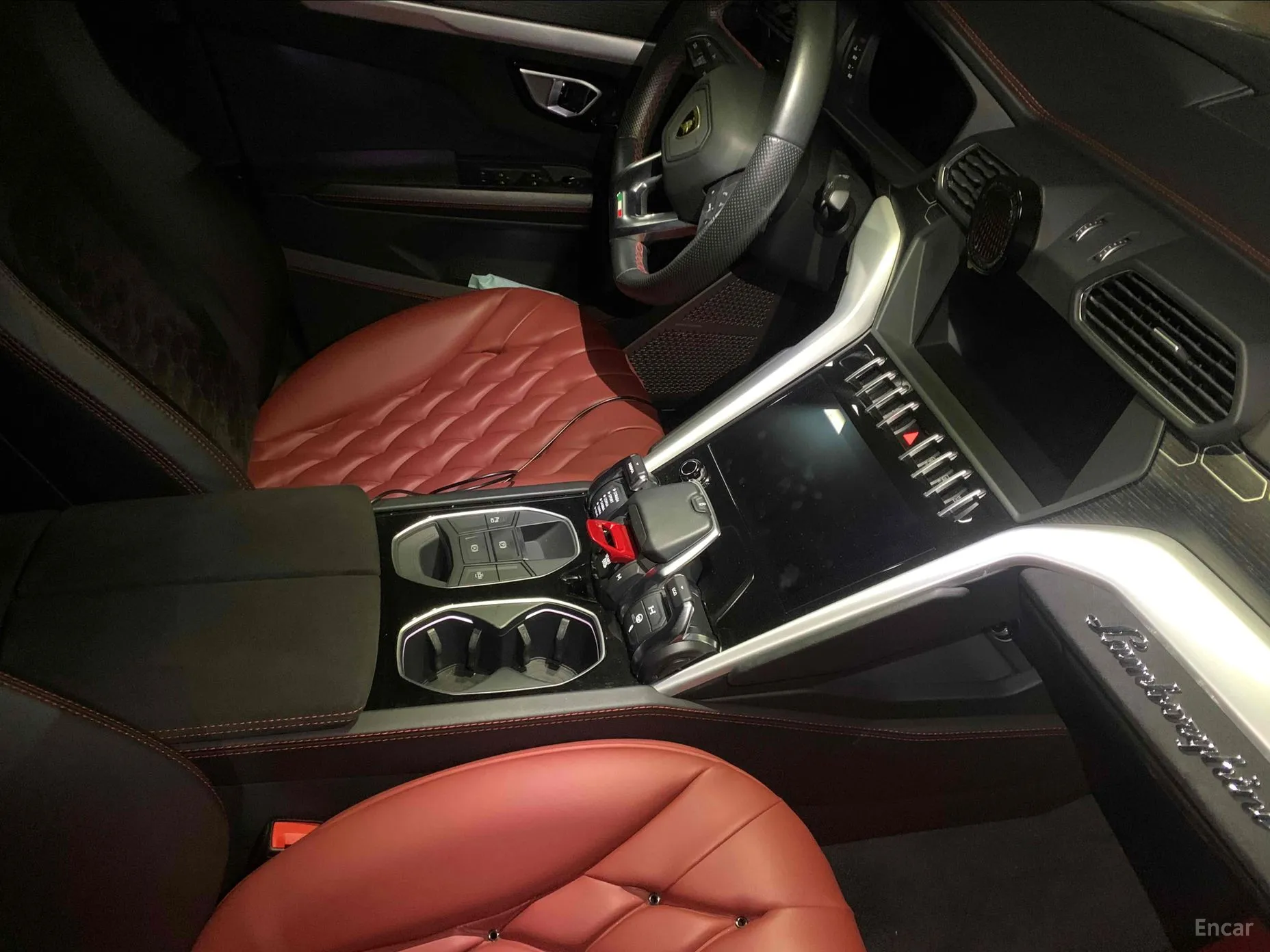 Lamborghini Urus превью 10