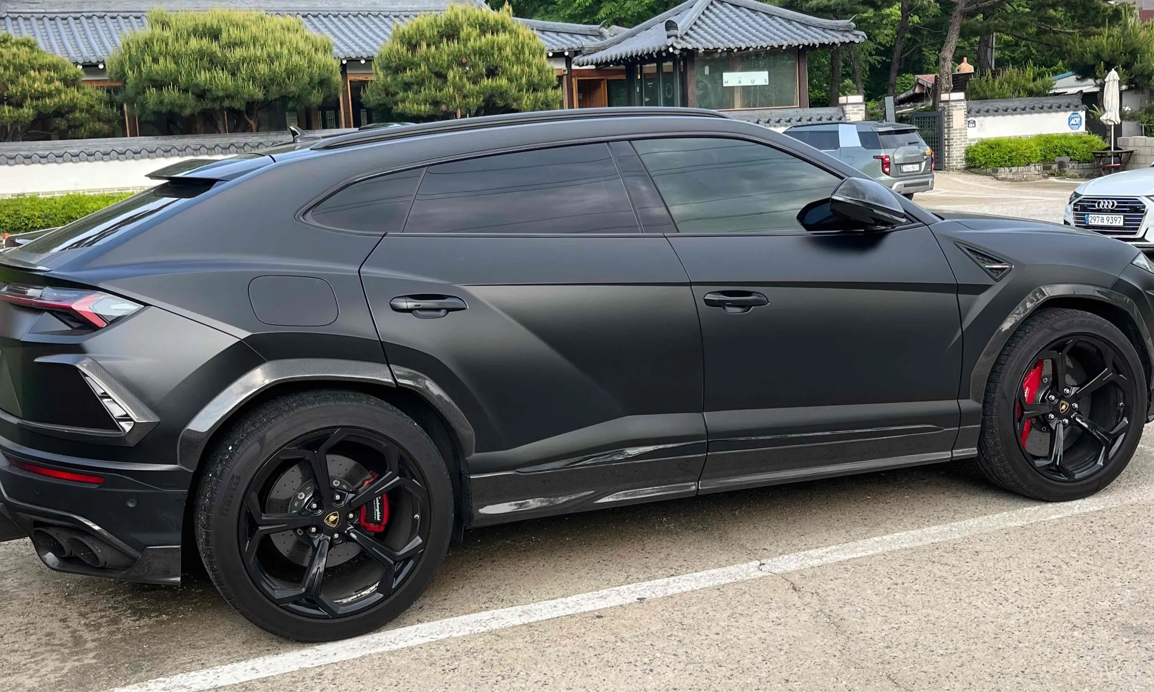 Lamborghini Urus превью 4