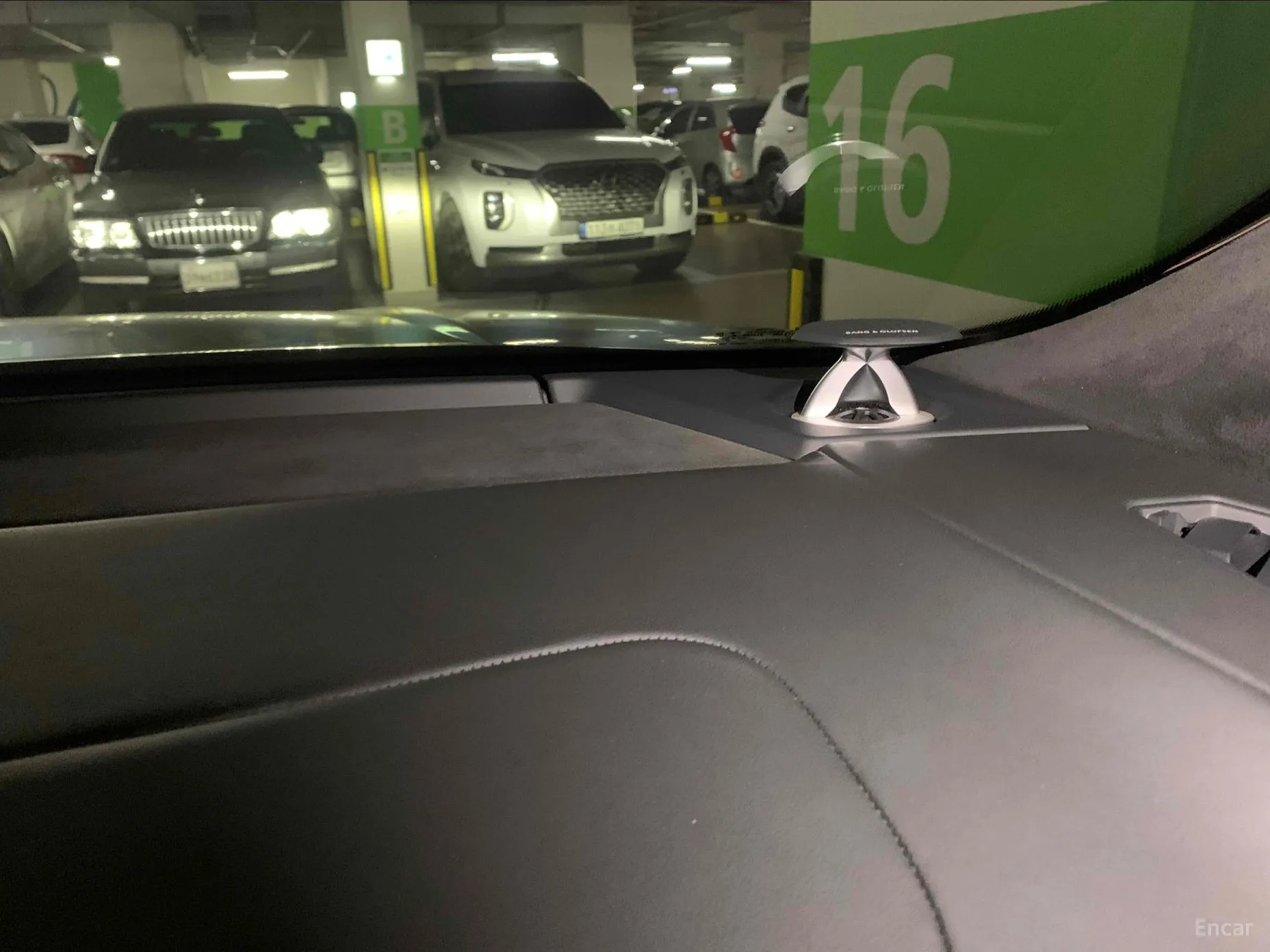 Lamborghini Urus превью 7