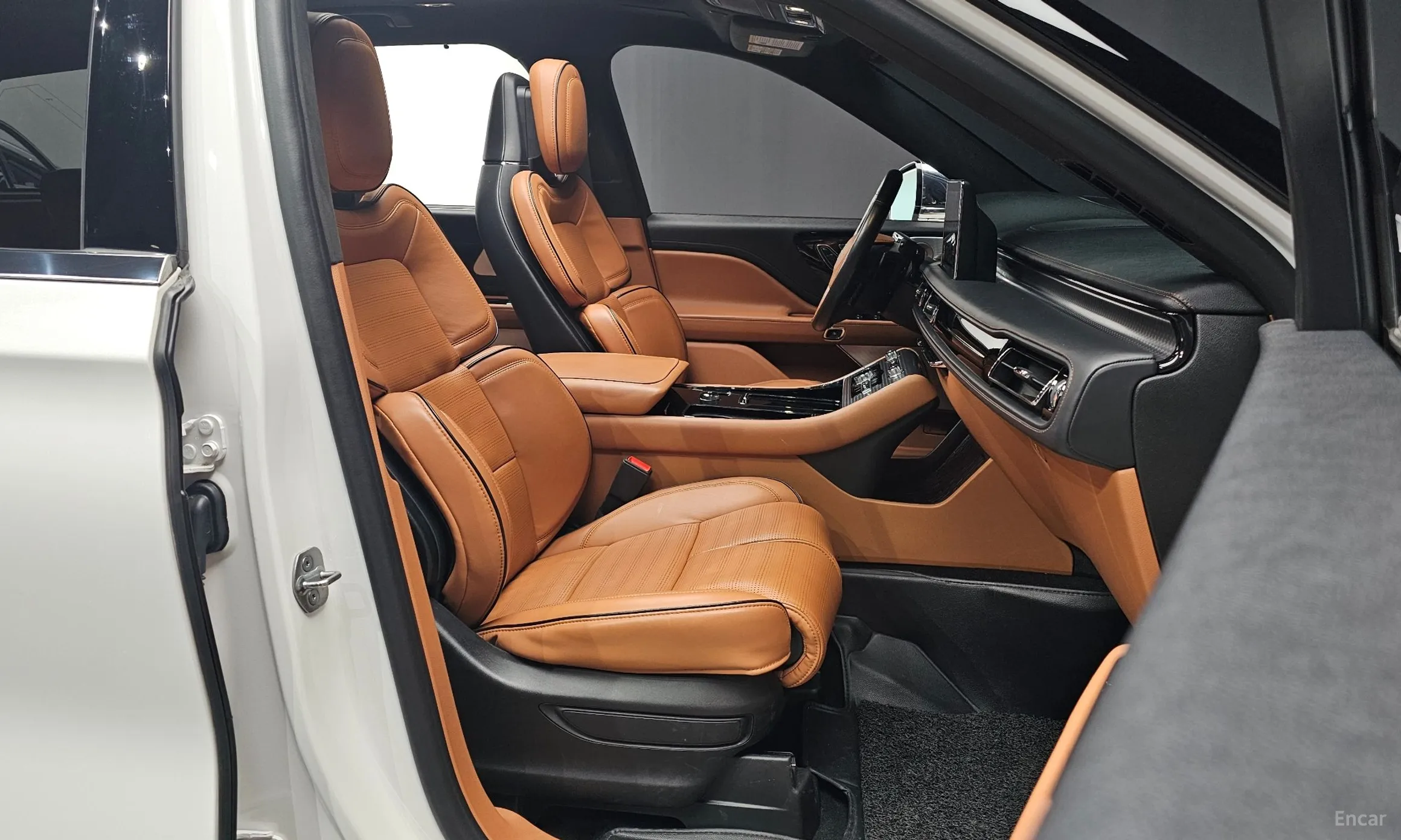 Lincoln Aviator 2nd Generation превью 10