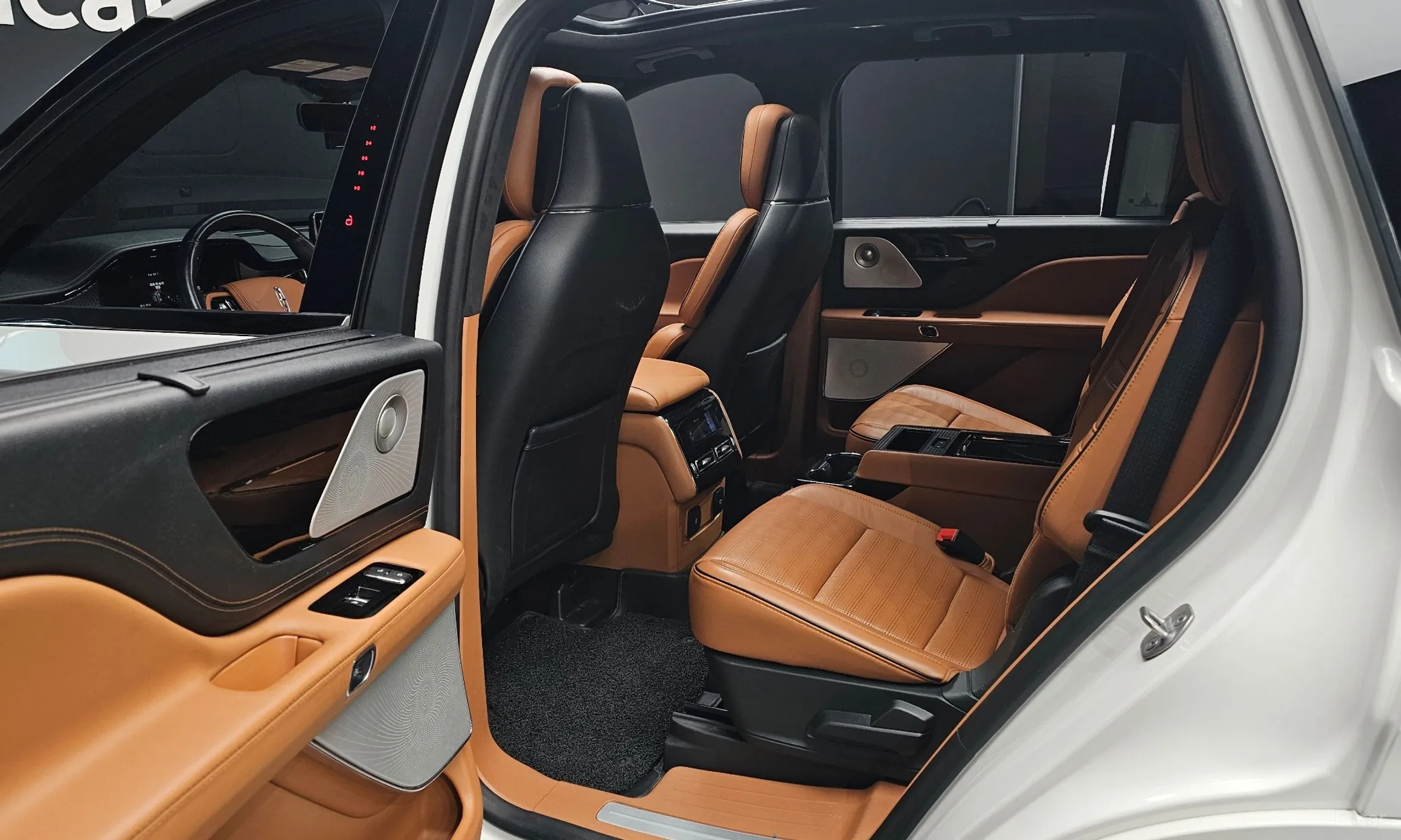 Lincoln Aviator 2nd Generation превью 12