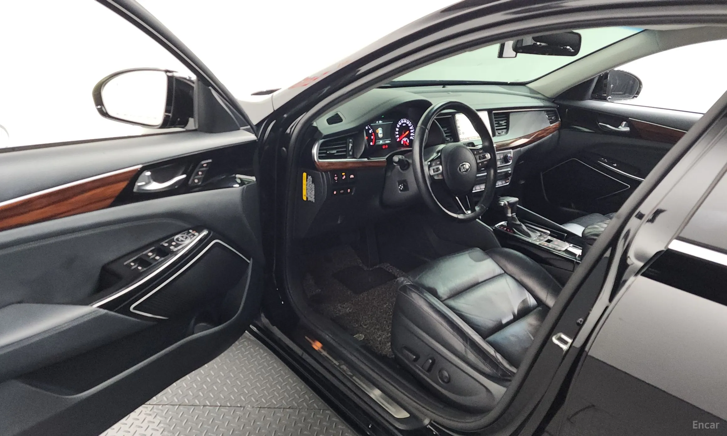 Kia K7 превью 10