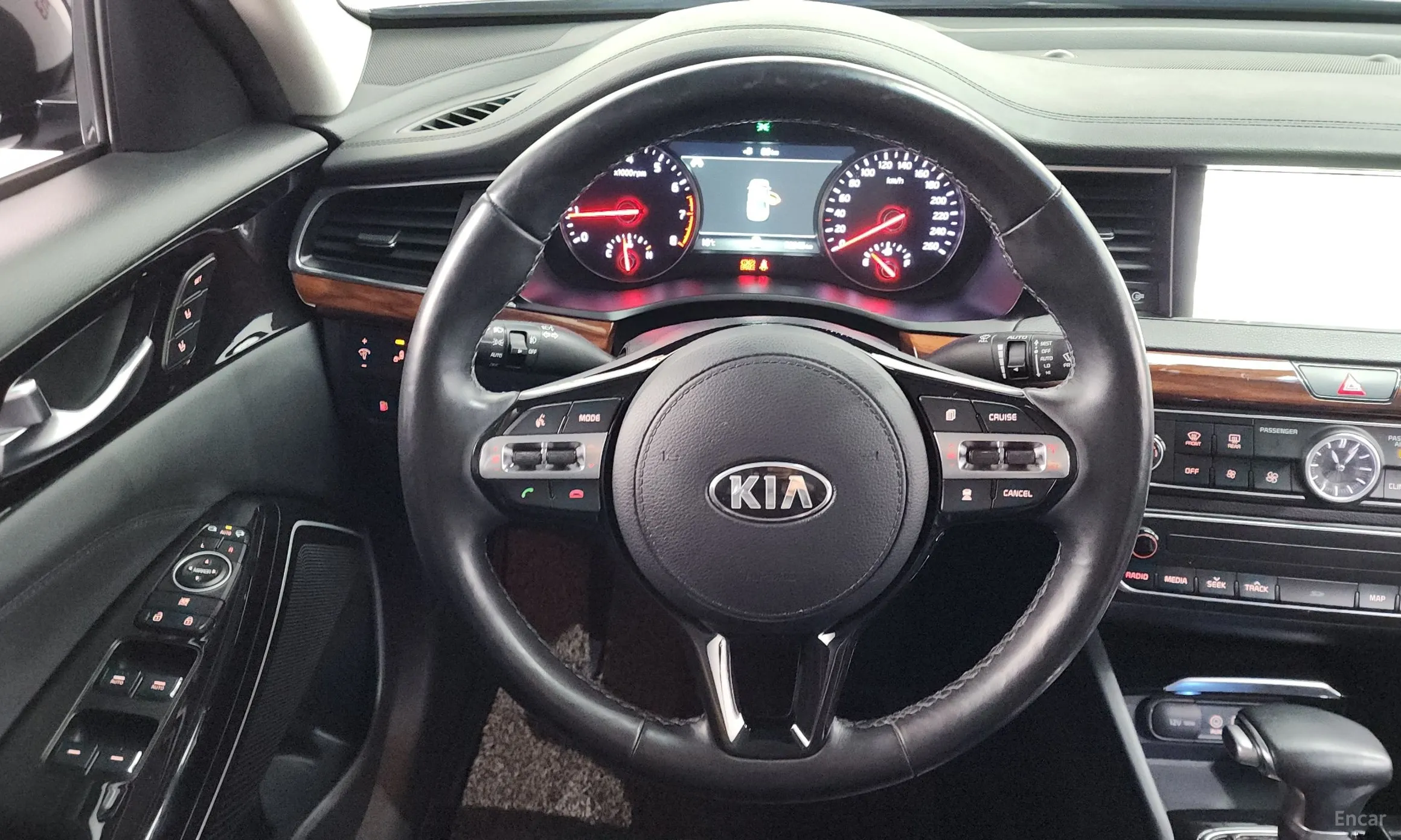 Kia K7 превью 13