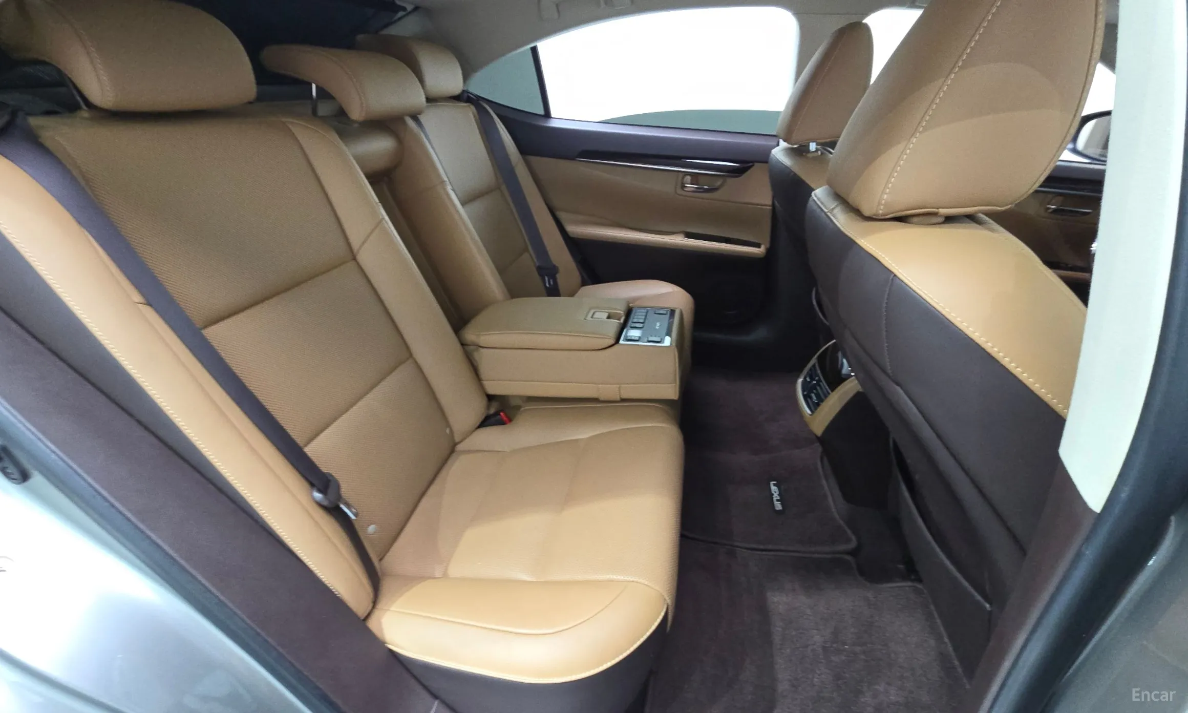 Lexus New ES300h превью 12