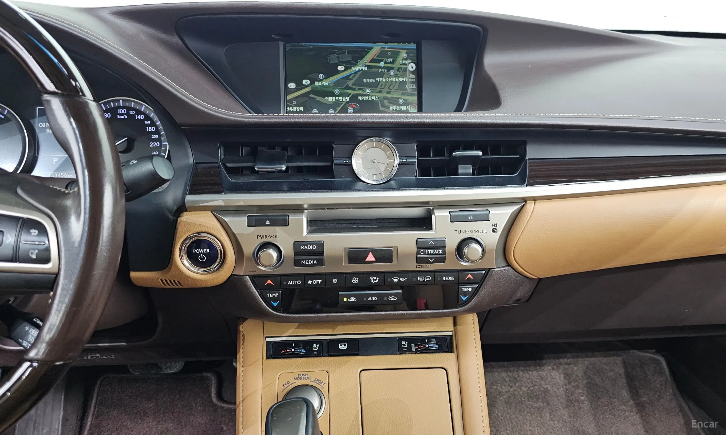 Lexus New ES300h превью 14