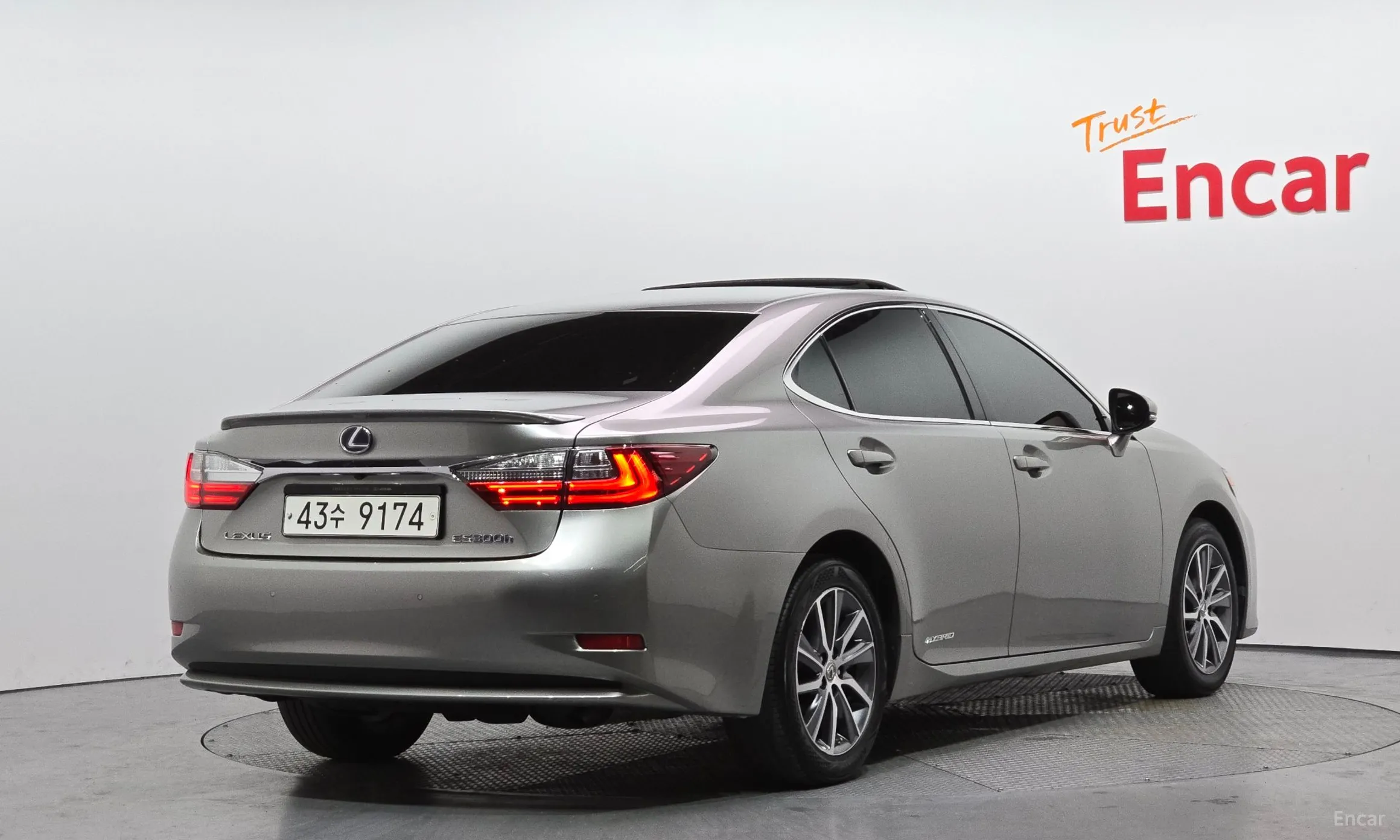 Lexus New ES300h превью 2