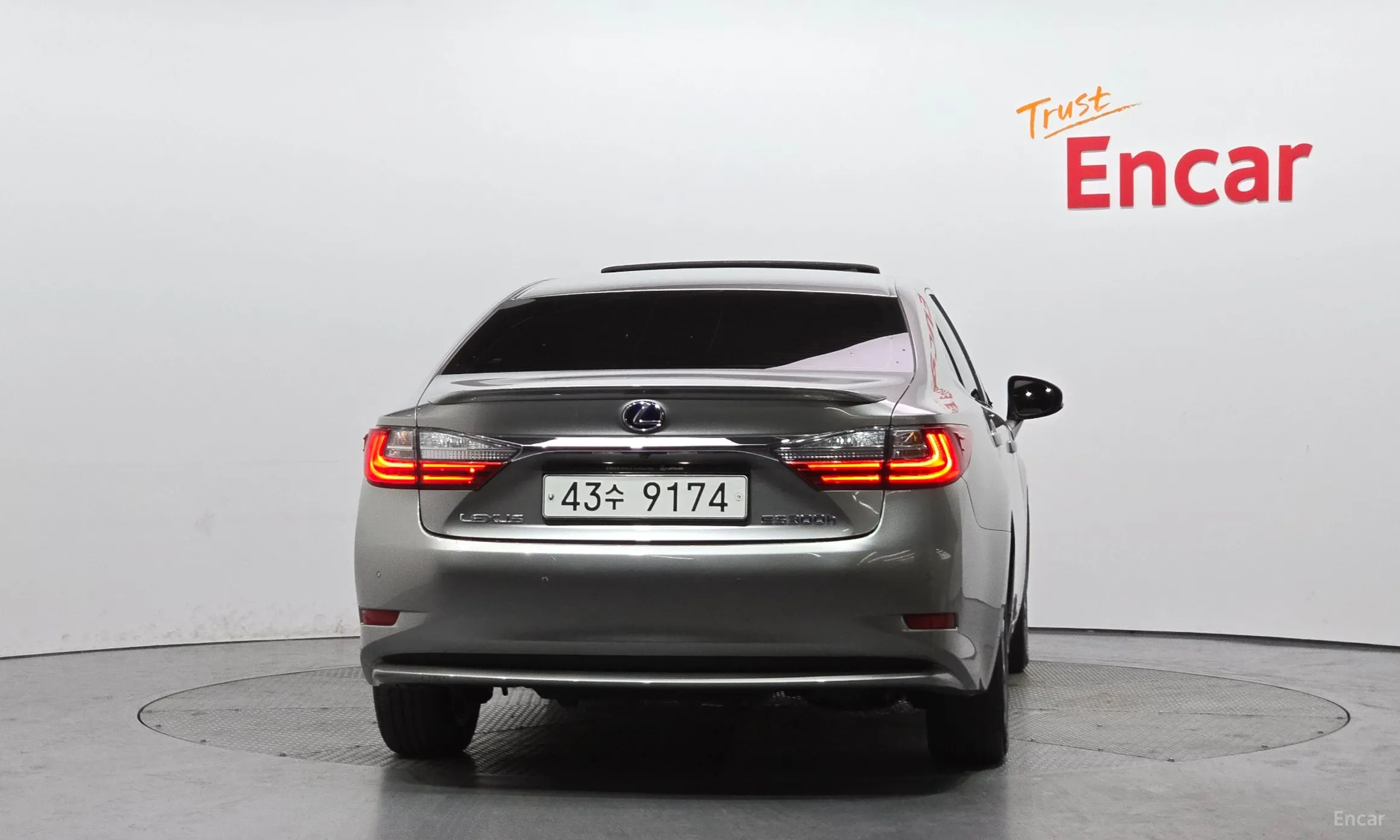 Lexus New ES300h превью 4