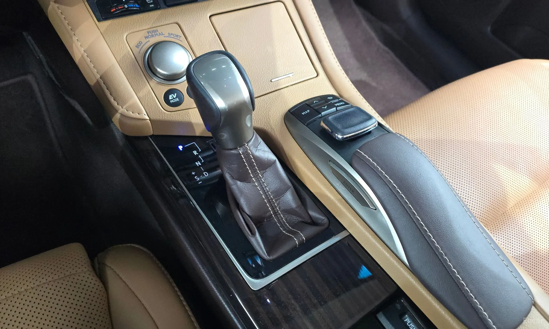 Lexus New ES300h превью 9