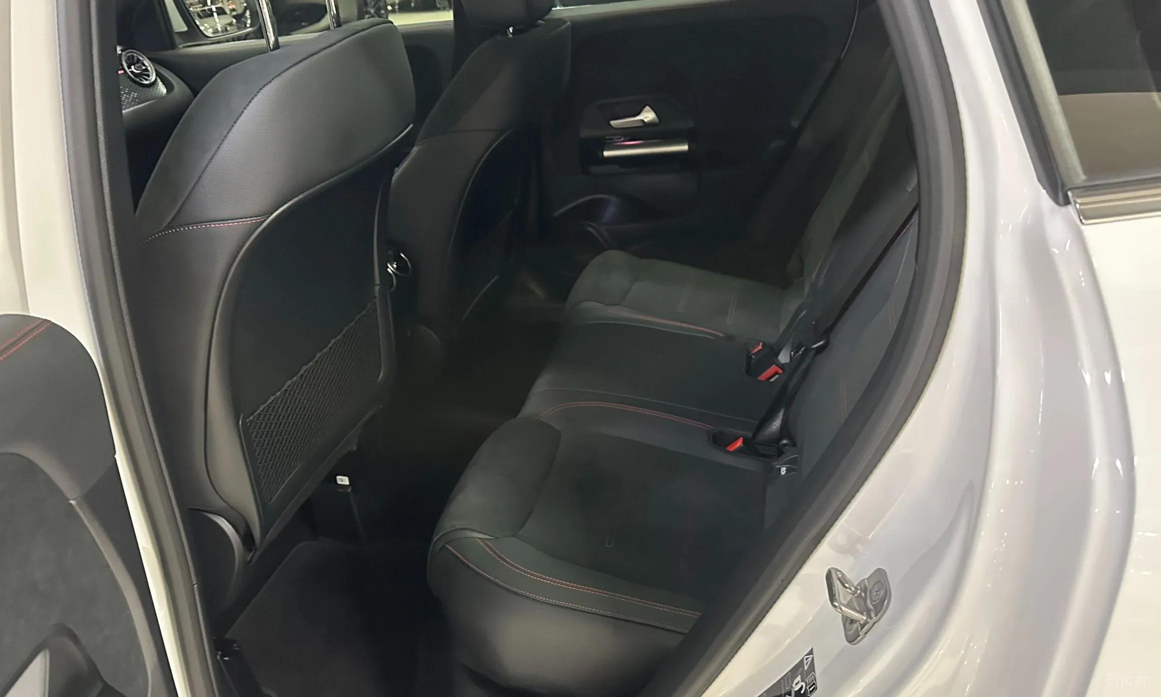 Mercedes Benz GLA-Class H247 превью 11