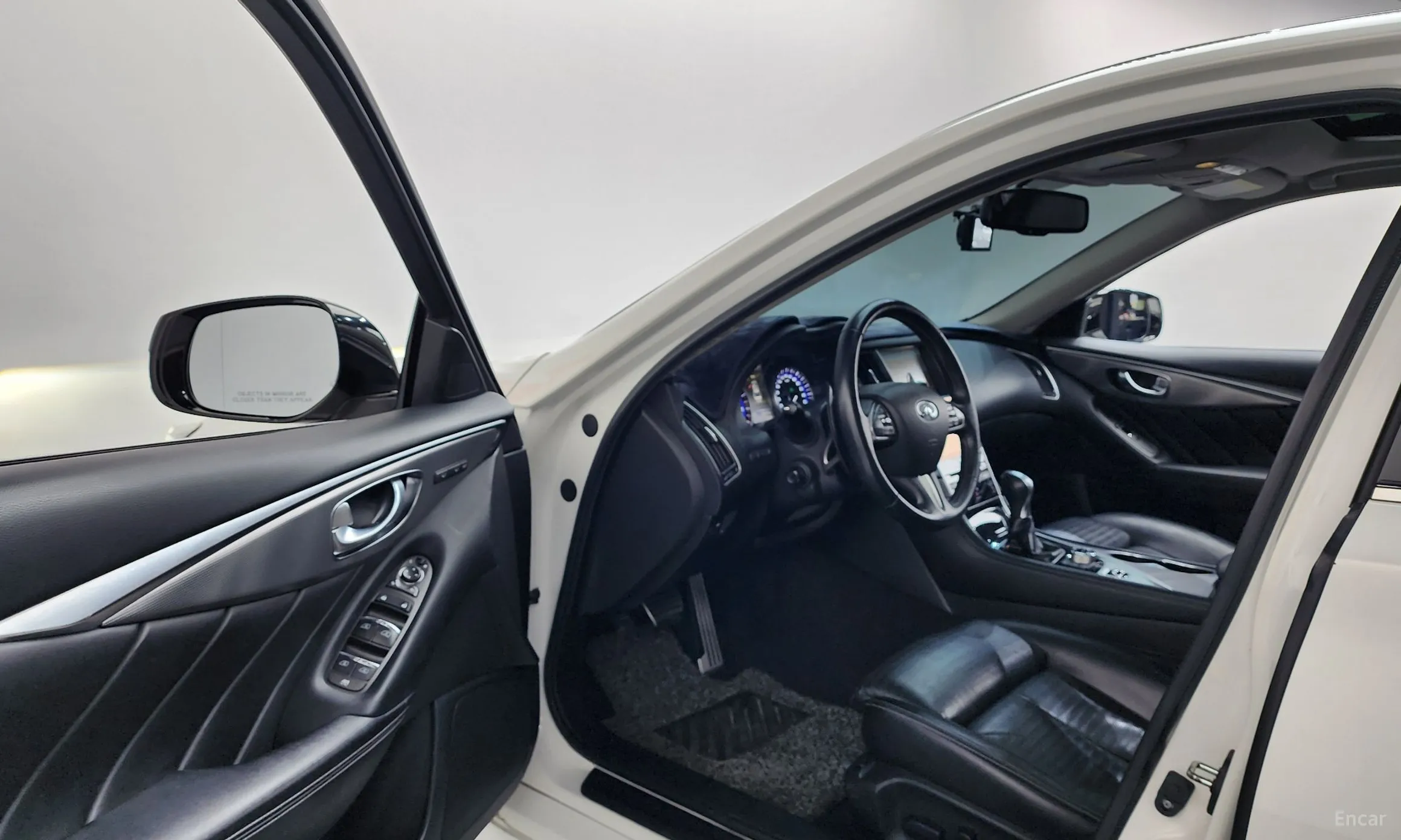 Infiniti Q50 превью 10