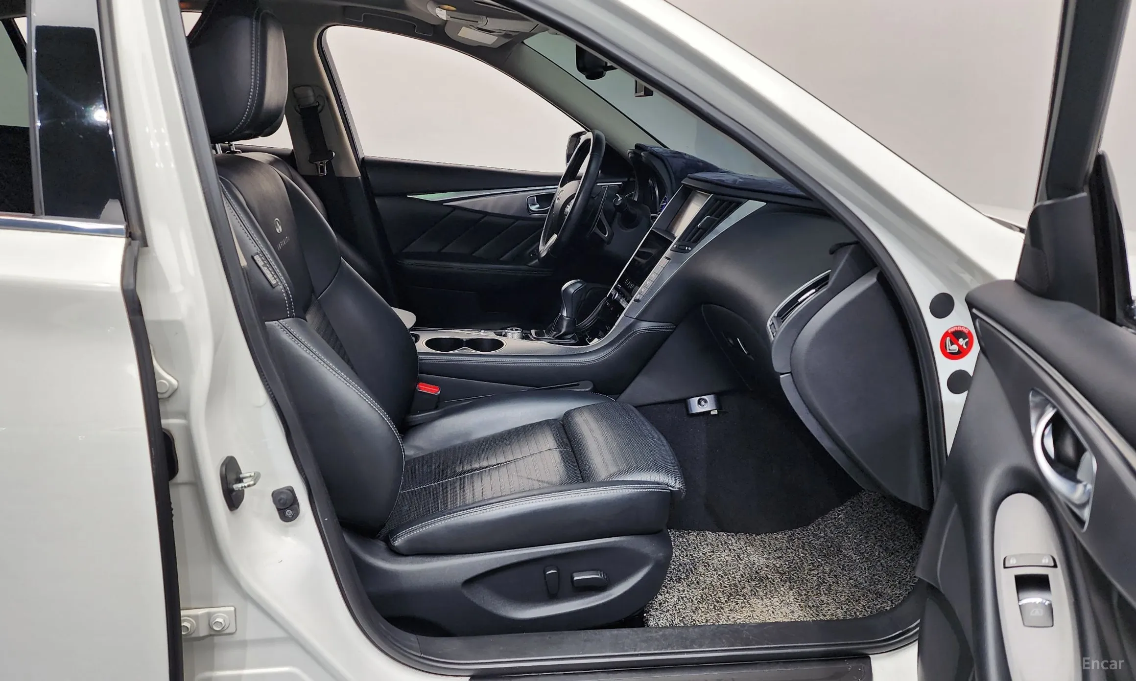 Infiniti Q50 превью 11