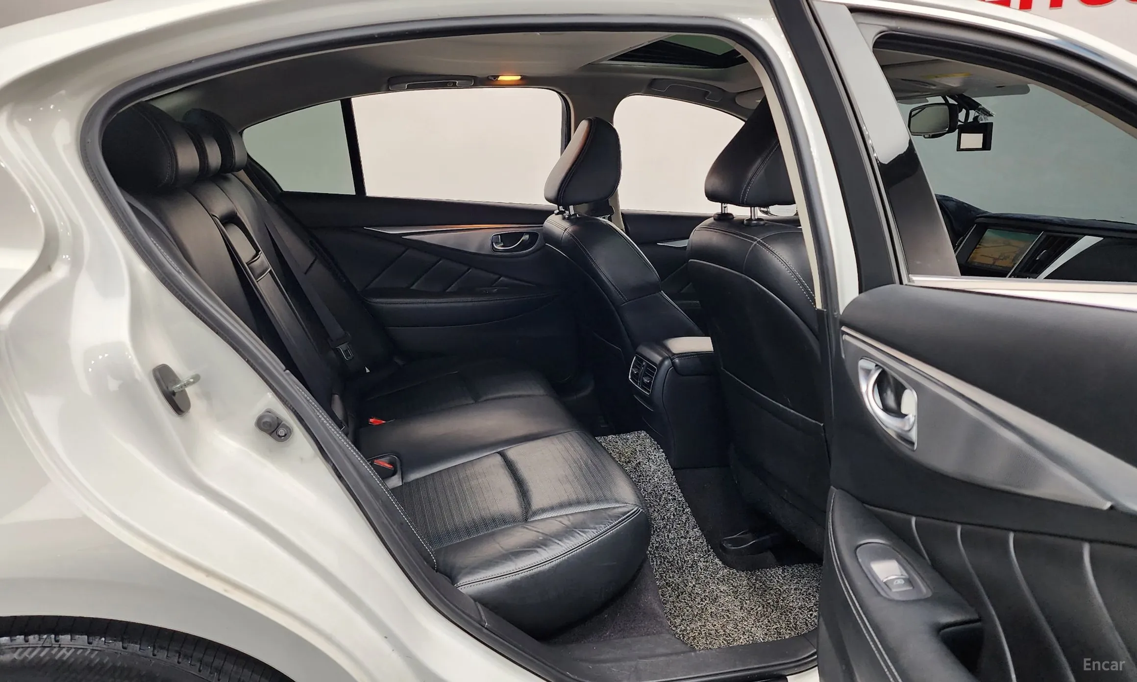 Infiniti Q50 превью 12