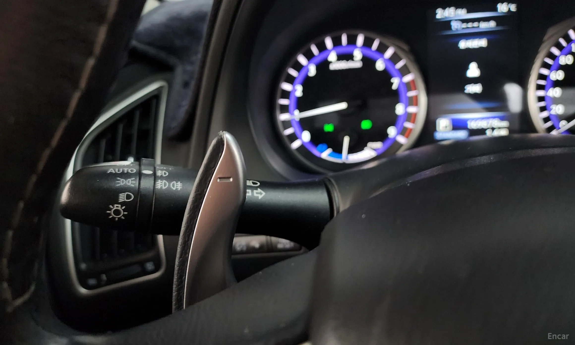Infiniti Q50 превью 19