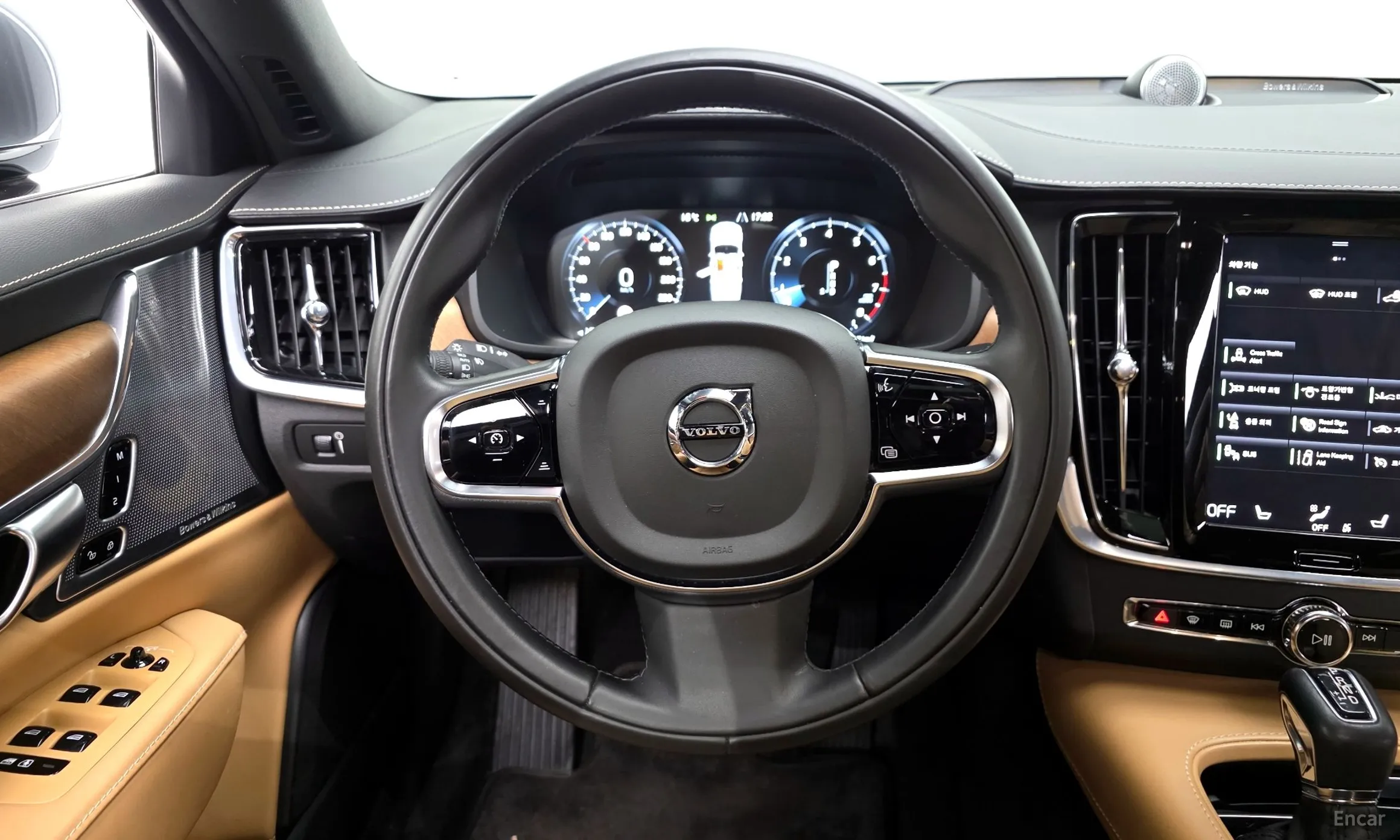 Volvo S90 превью 13